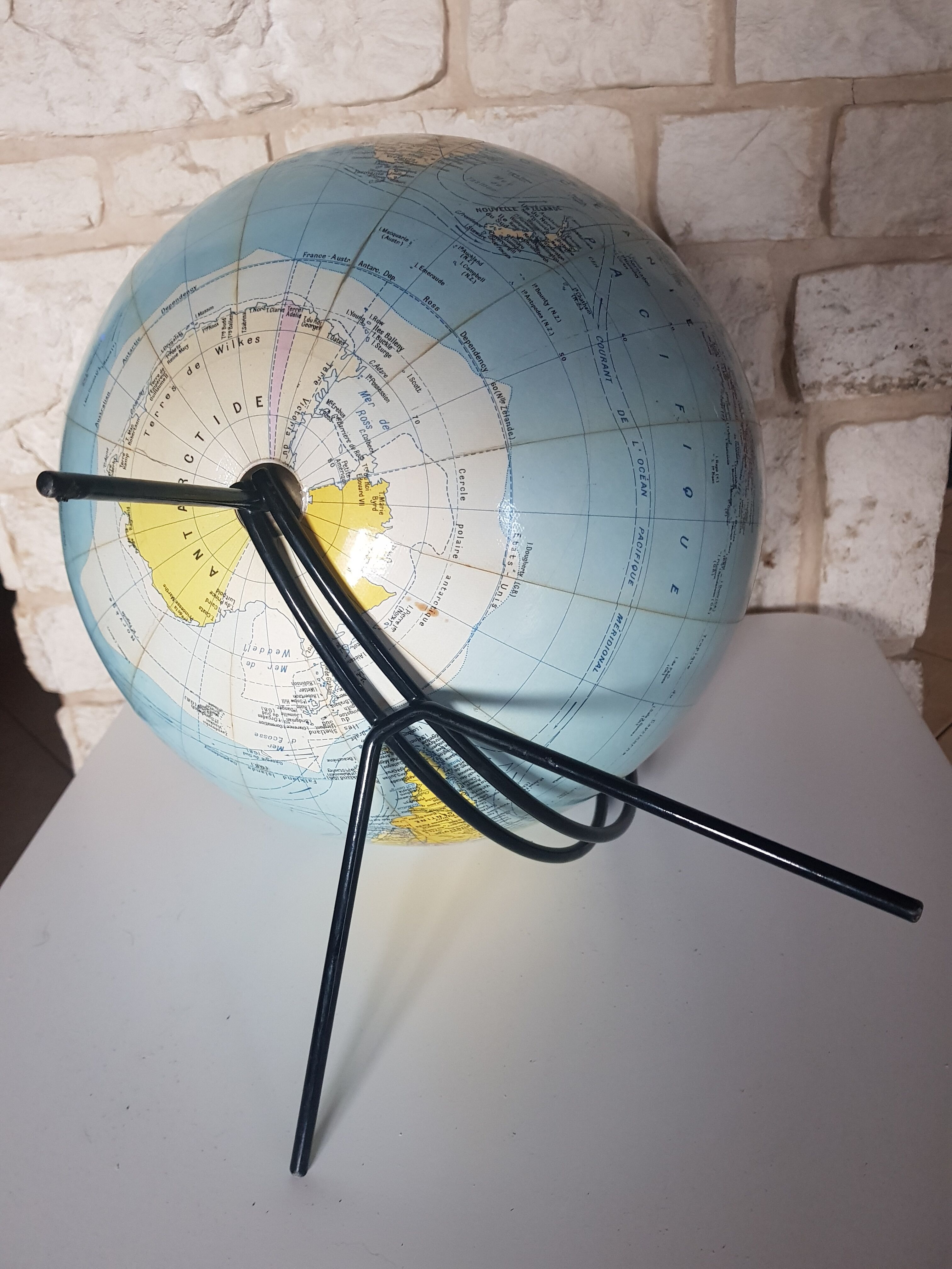 Globe Terrestre "Girard et Barrere" Paris