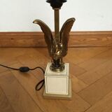 Lamp to lay with brass molding