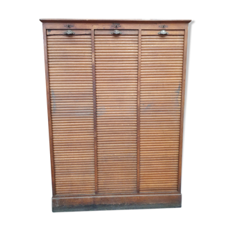 Meuble à rideaux