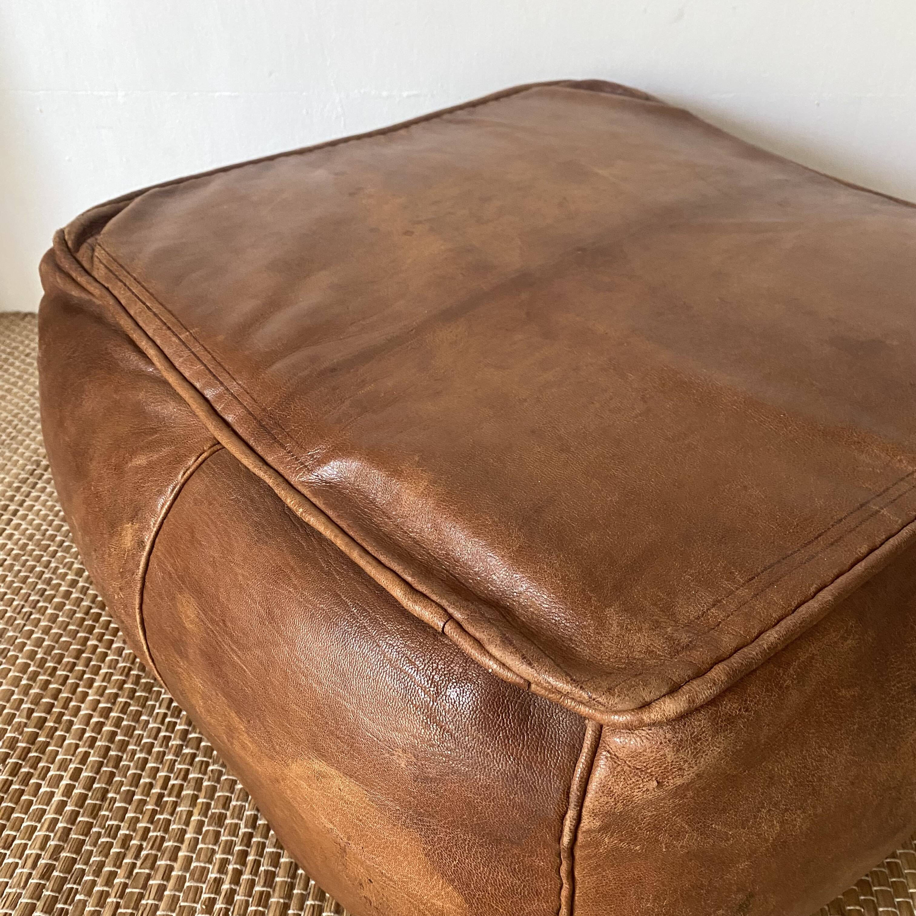 Pouf en cuir vintage carré