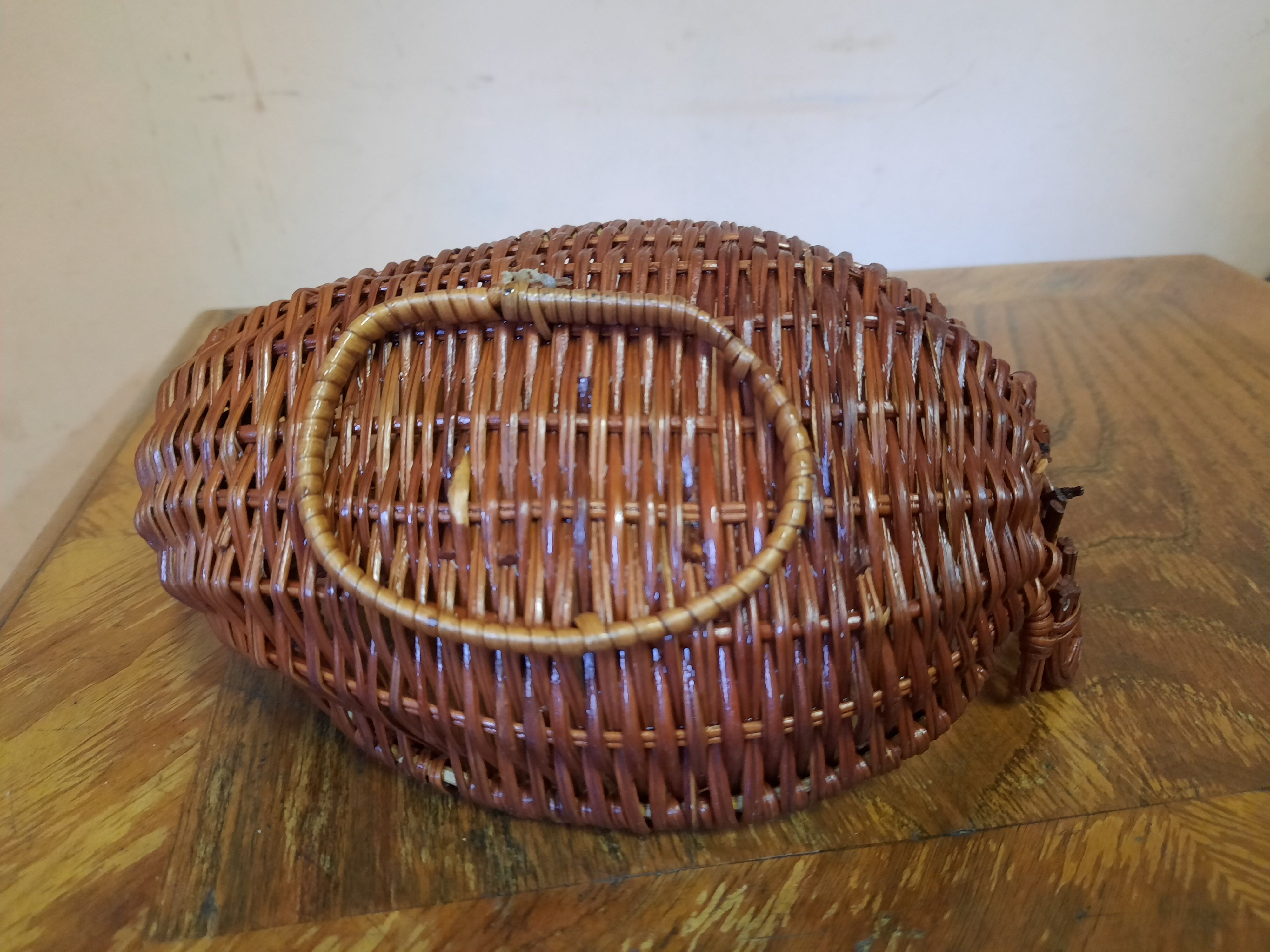 Duck-shaped basket