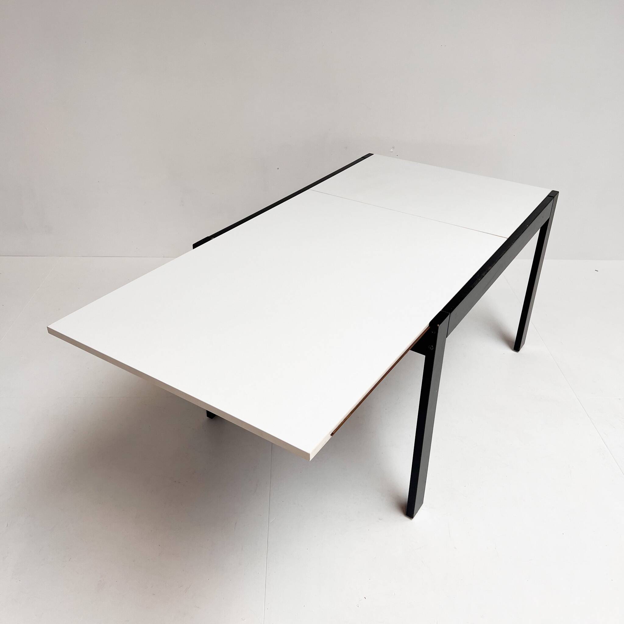 Table à manger extensible par Pastoe, années 1960