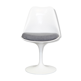 Eero Saarinen swivel Tulip chair for Knoll International