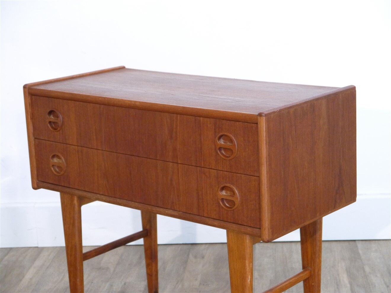 Meuble d'appoint vintage scandinave en teck 1960