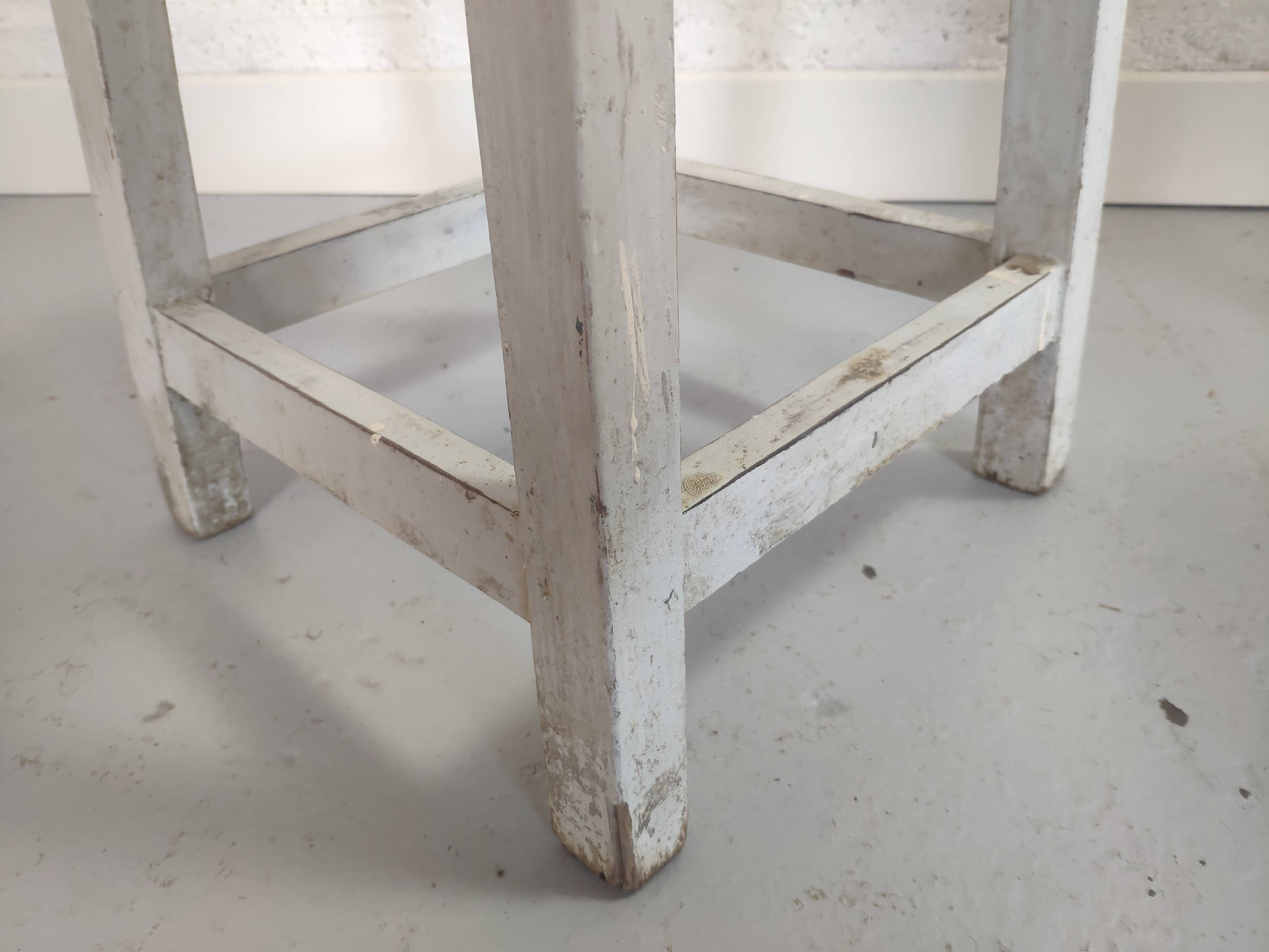 Paire de tabouret de peintre blanc vintage bois