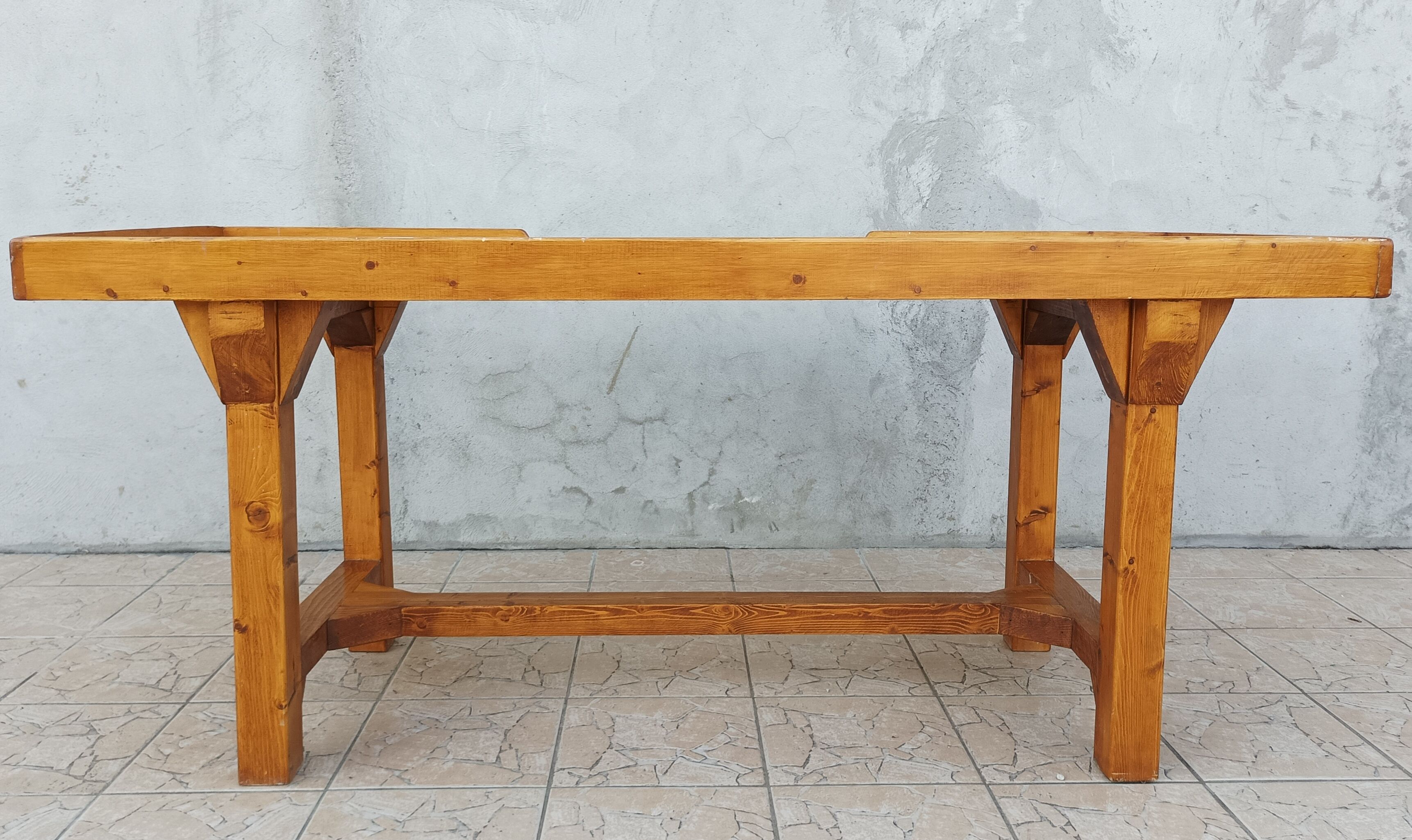 Vintage kitchen island loom table