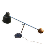 Articulated desk lamp