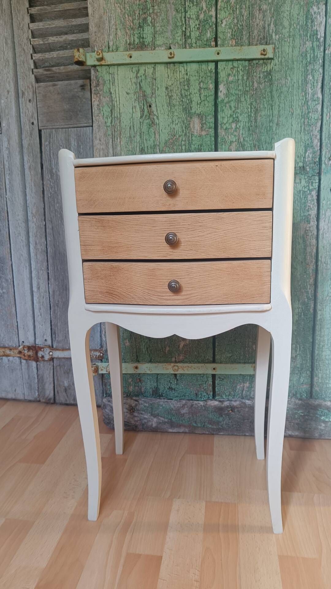 Vintage wooden bedside table with 3 drawers.