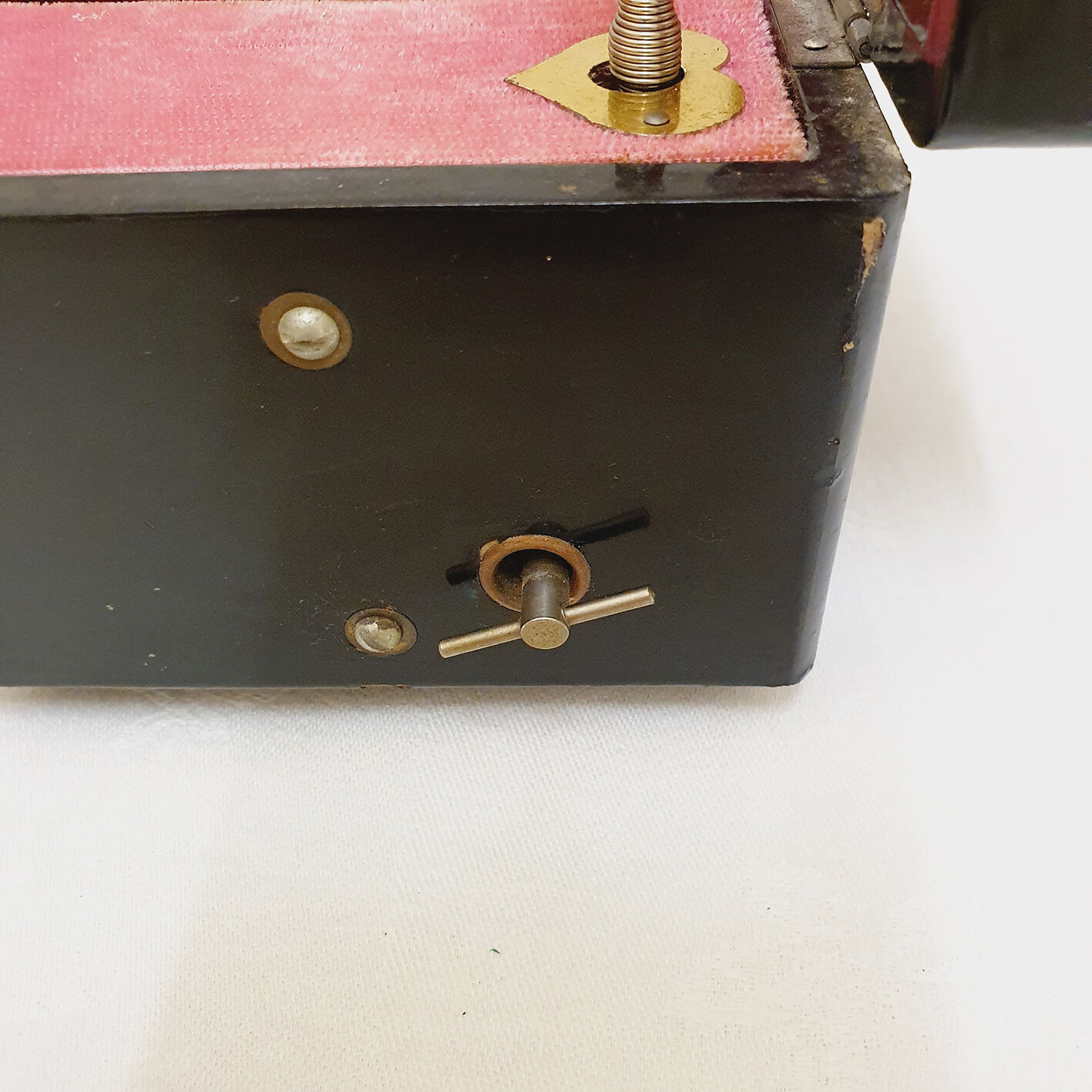 Music box with dancer