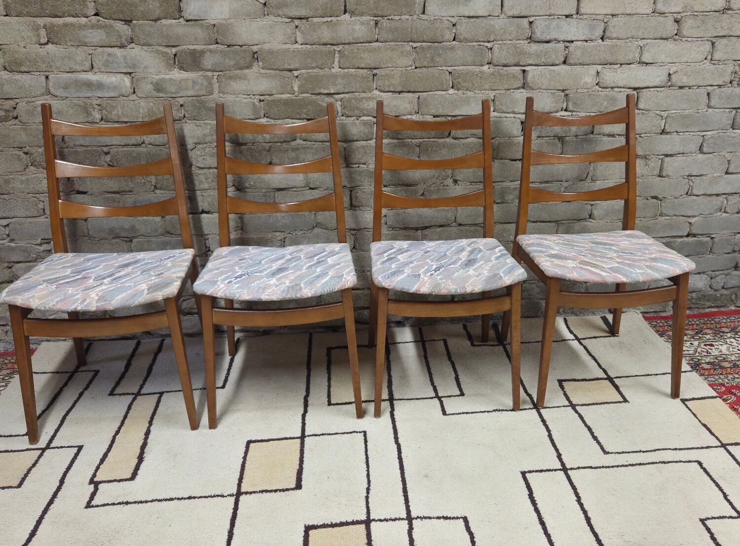 Set of 4 vintage Welzel chairs in 1970s Scandinavian style.