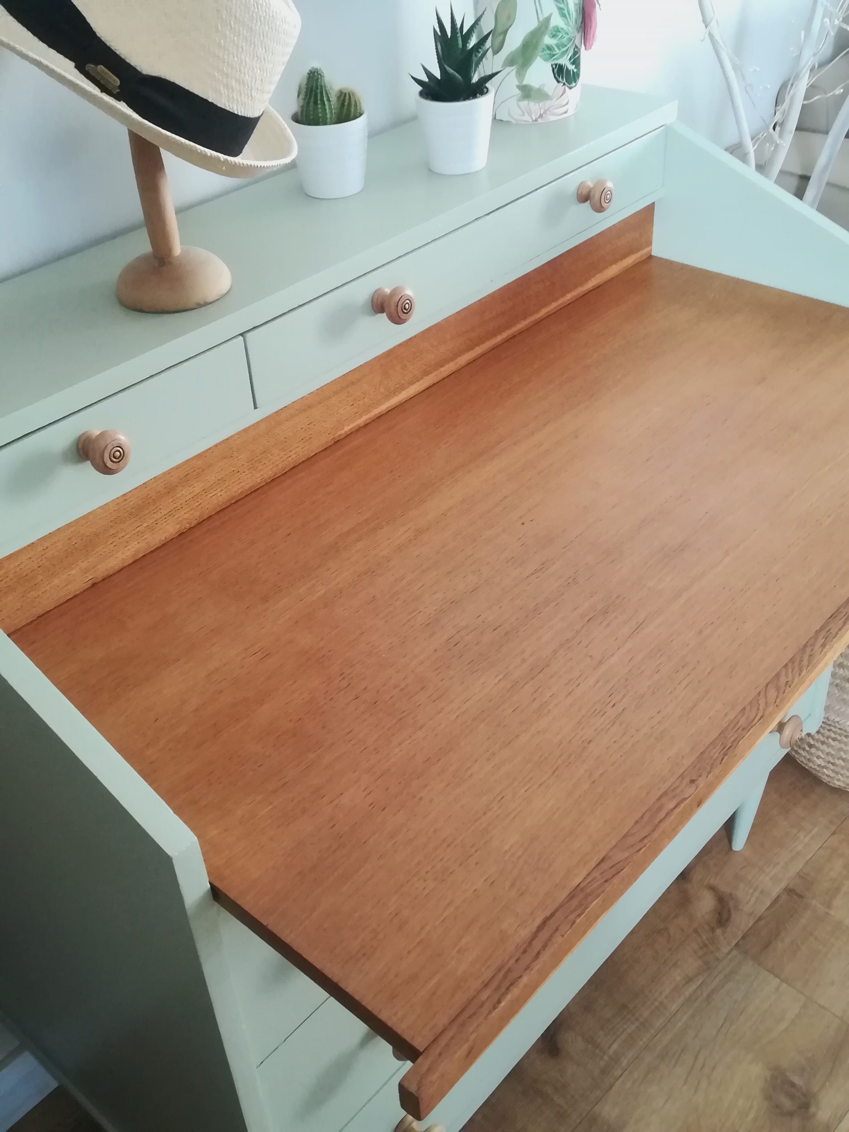Vintage chest of drawers, extra desk