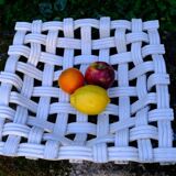 Braided fruit cup