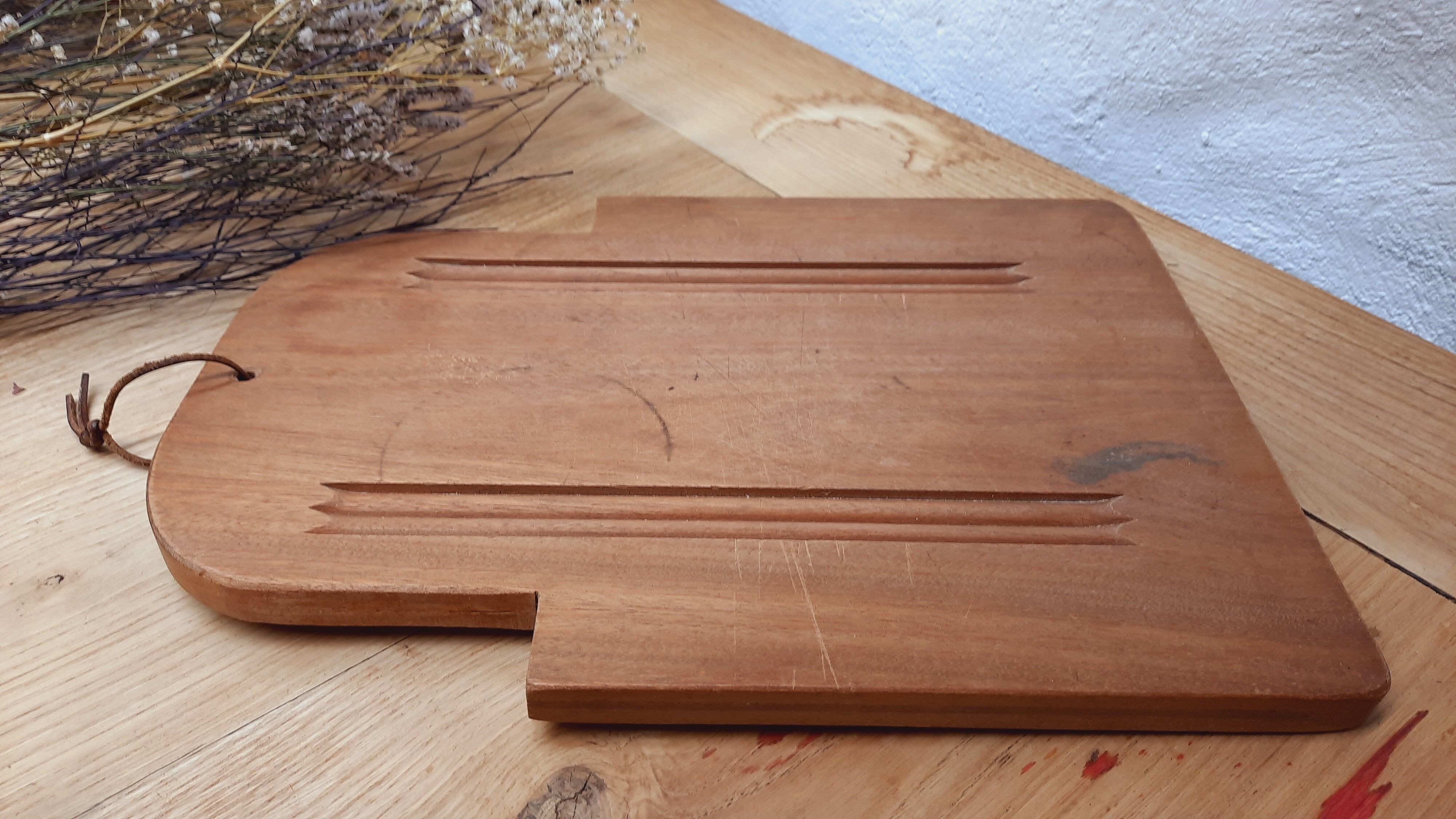 Solid wood cutting board