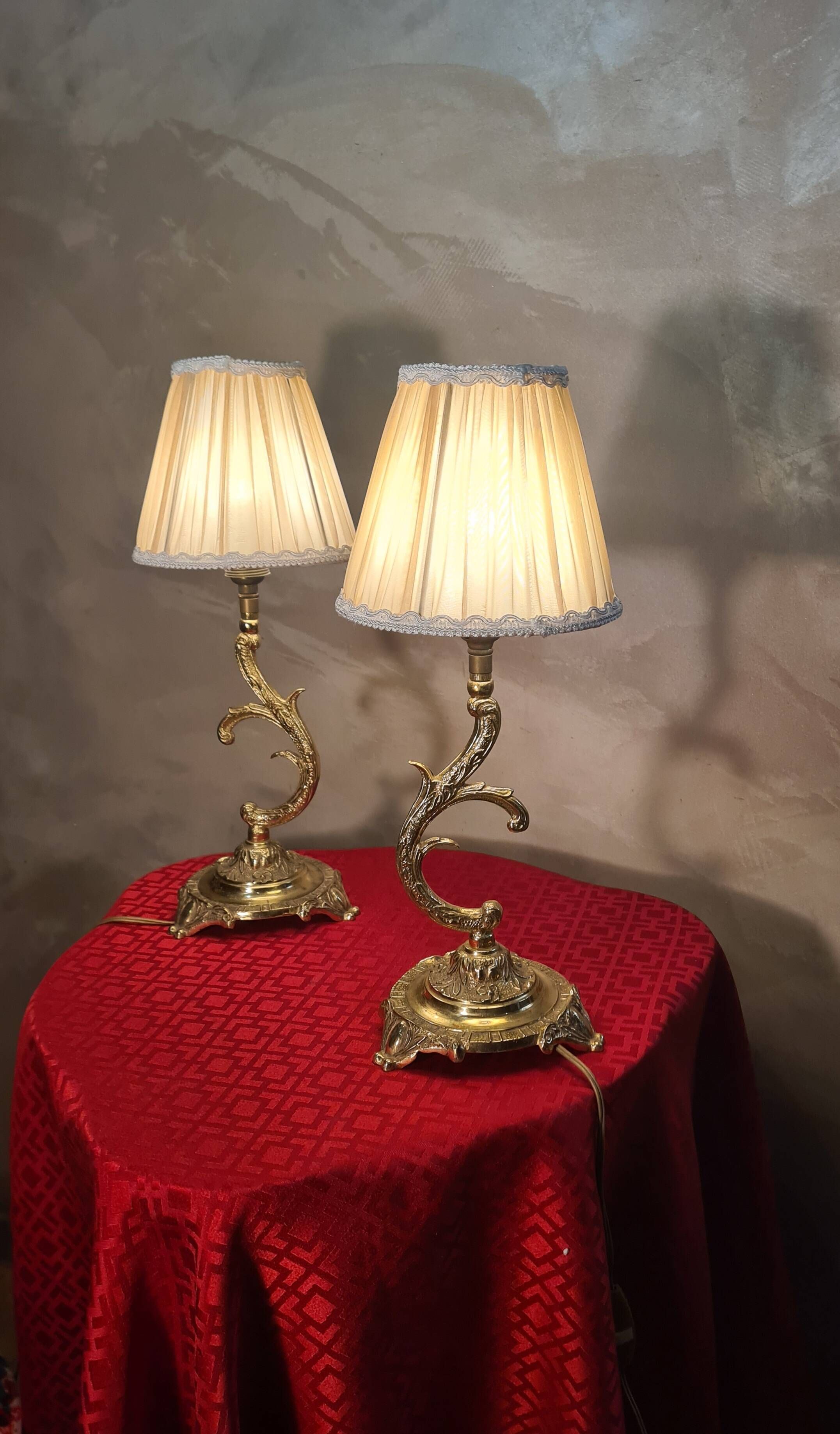 pair of chiselled bronze lamps, bedside, bedroom, new lampshade 38x15, electric ok