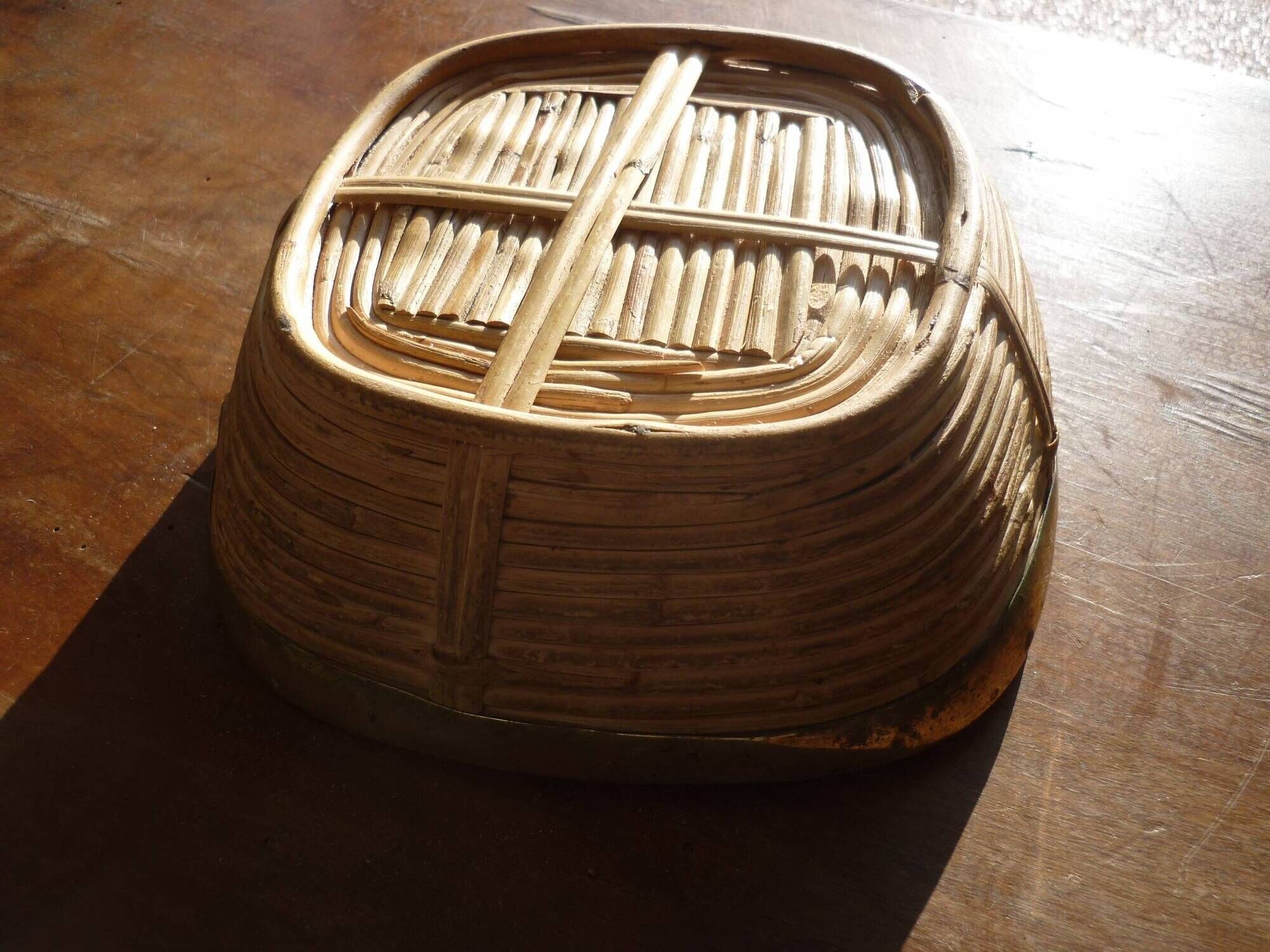 Corbeille laiton et rotin DLG Gabriella Crespi 21X21,5