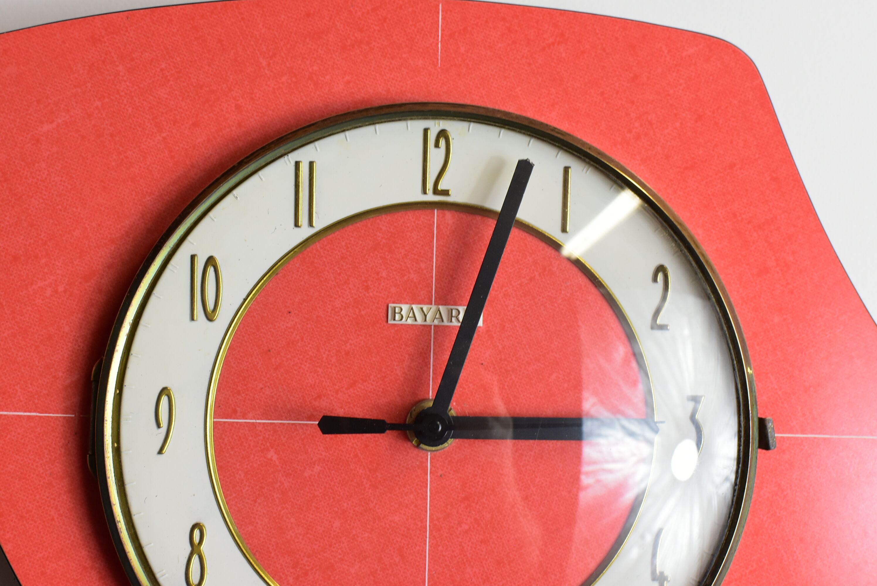 Bayard vintage red clock