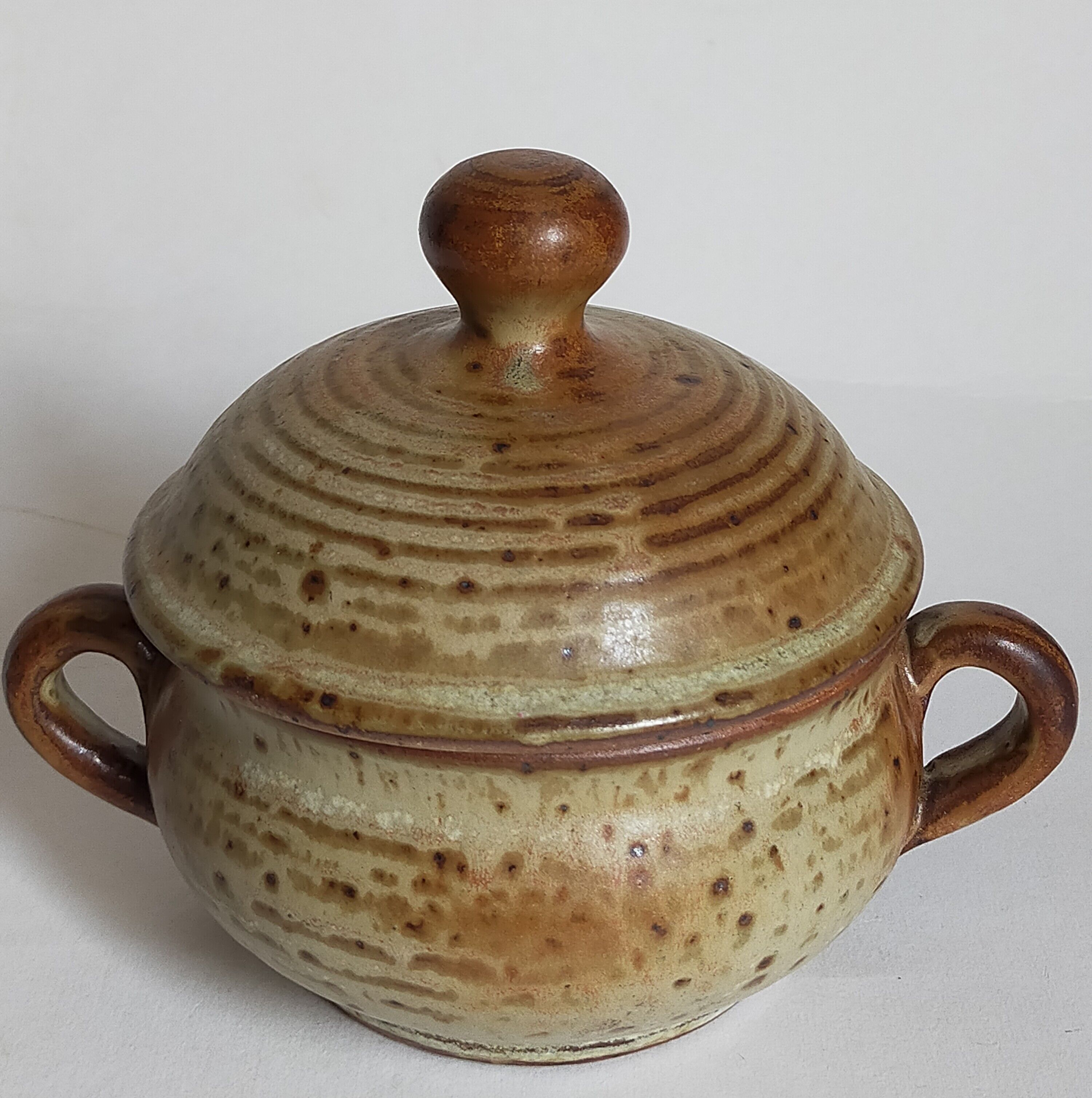 Potter's sugar bowl in vintage enamelled sandstone