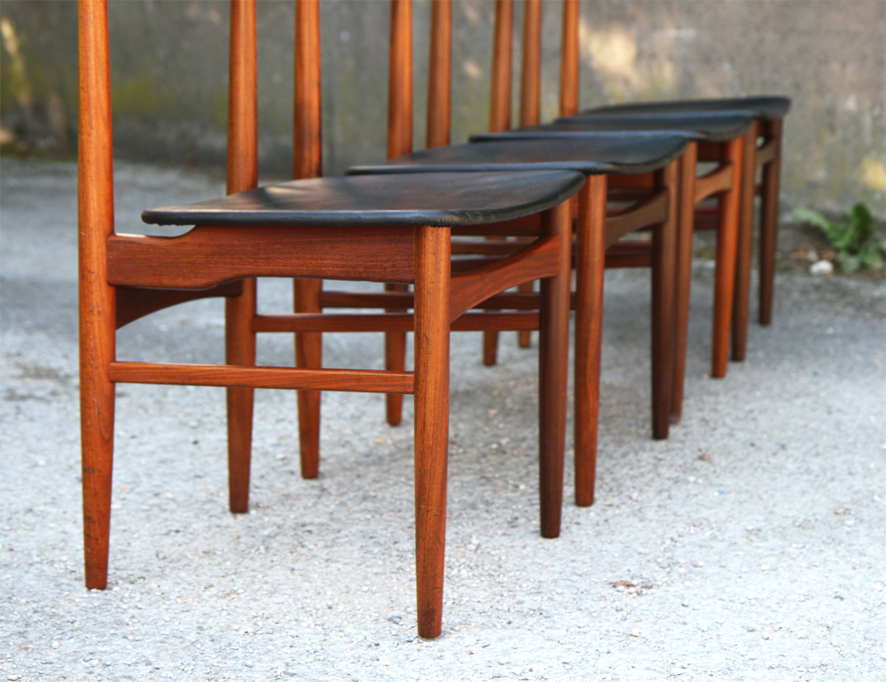 Set of 4 chairs dyrlund - 1950s