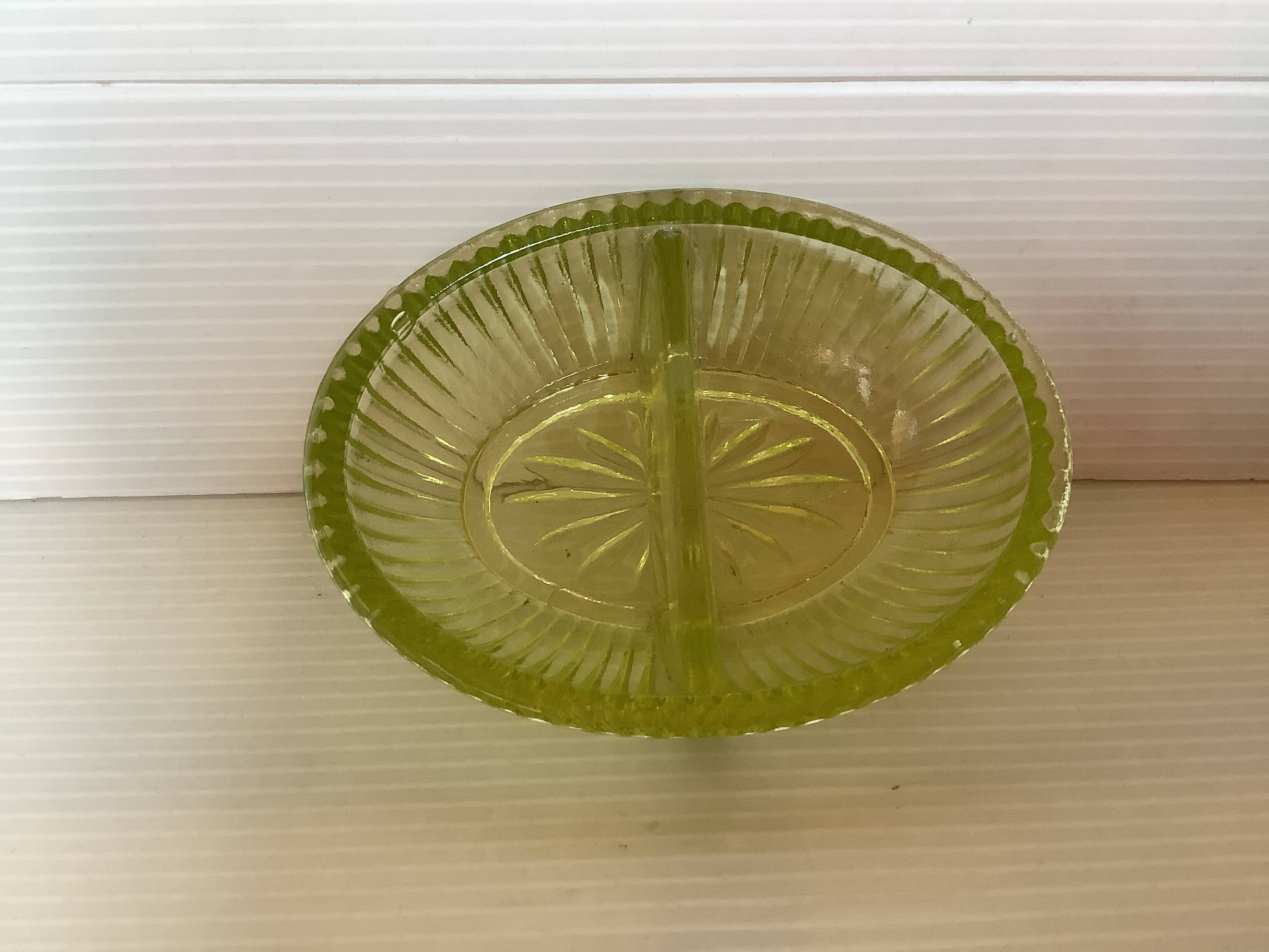 Old uraline salt and pepper shaker