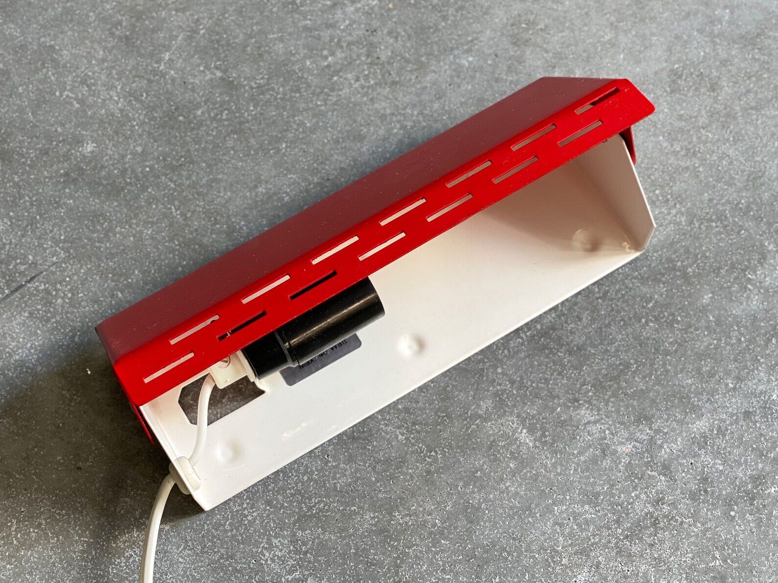 Vintage red W.L.P. Wall sconce / Bed lamp with adjustable shade