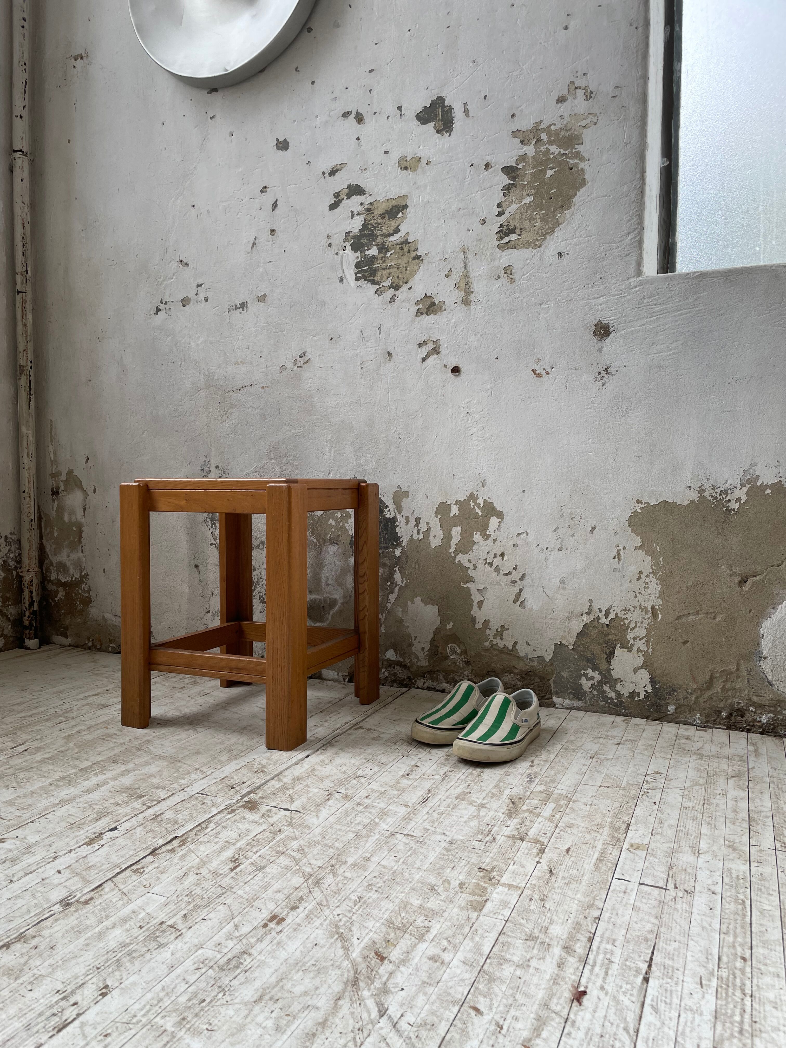 Solid elm stool Maison Regain