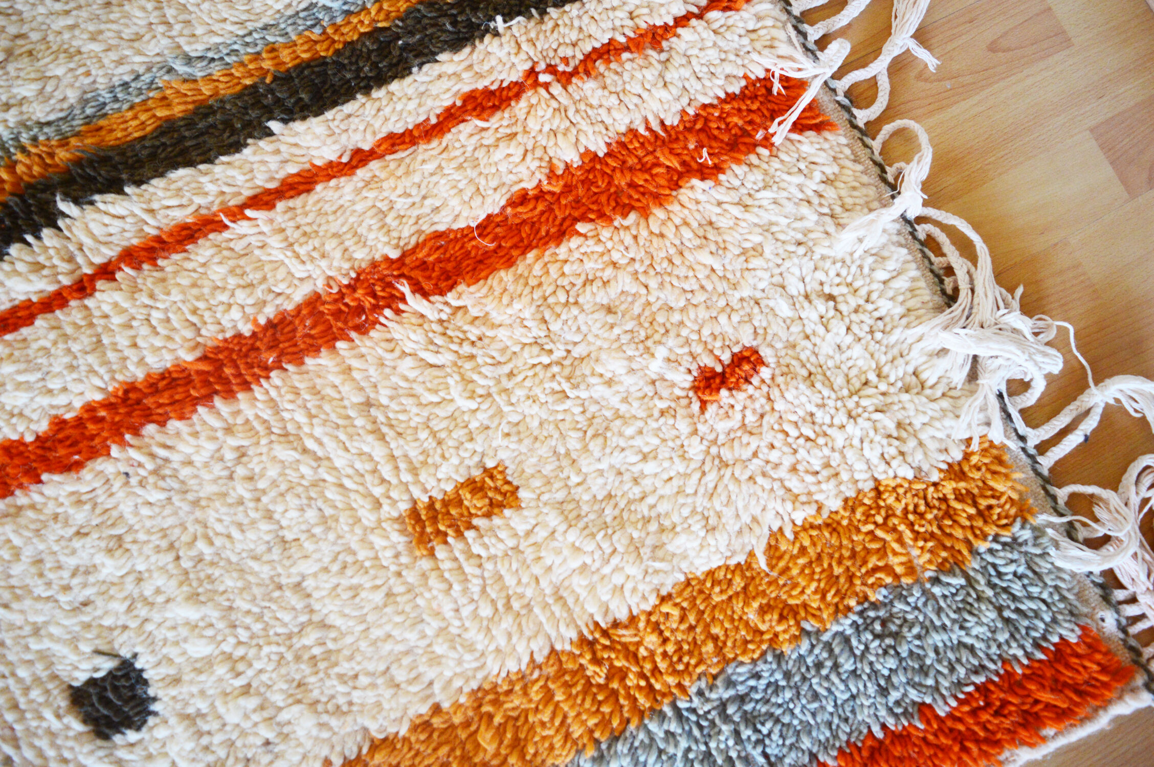 Moroccan berber carpet 270x180cm