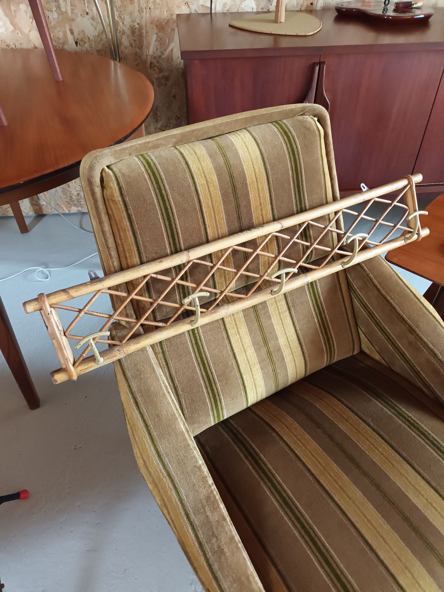 Patère en rotin vintage