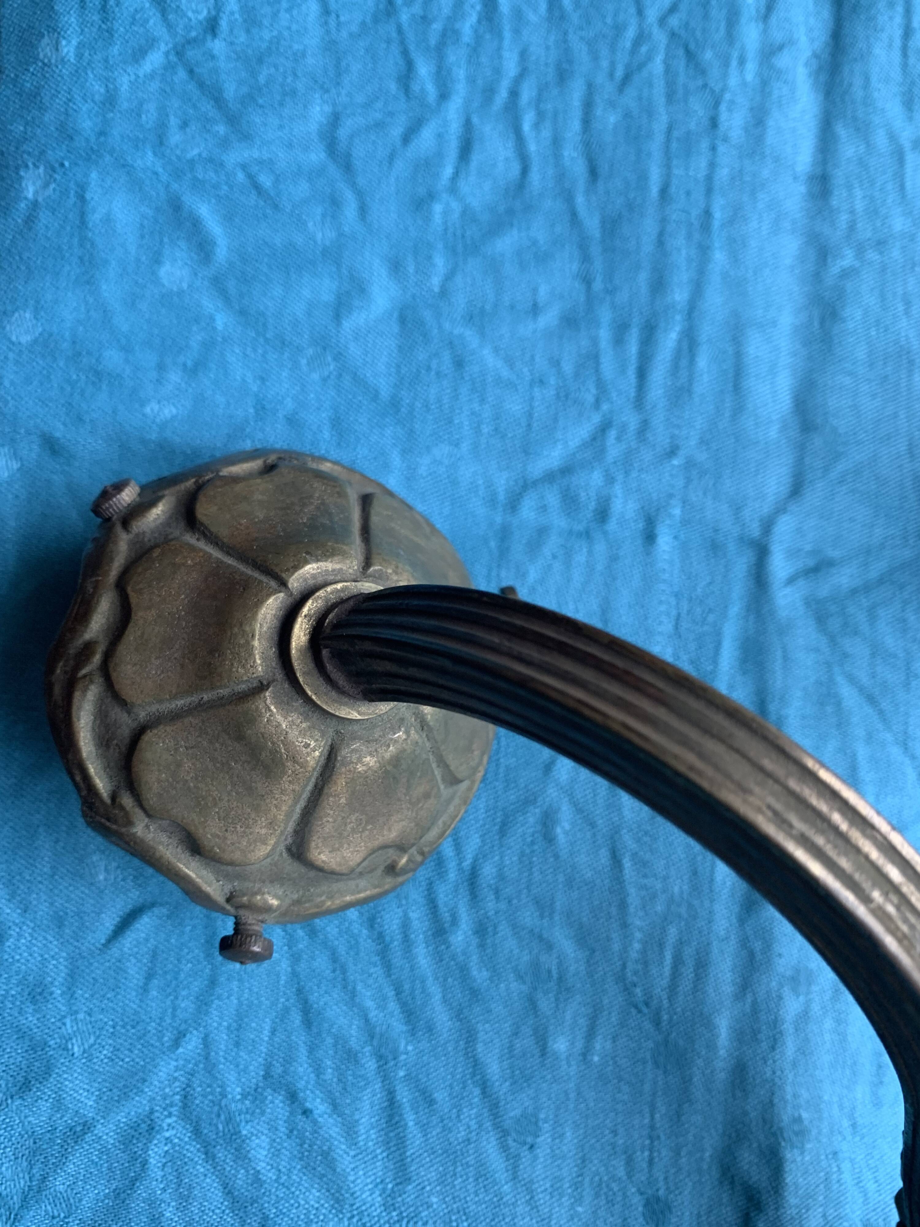 Double wall light in gold brass metal, vintage leaf pattern