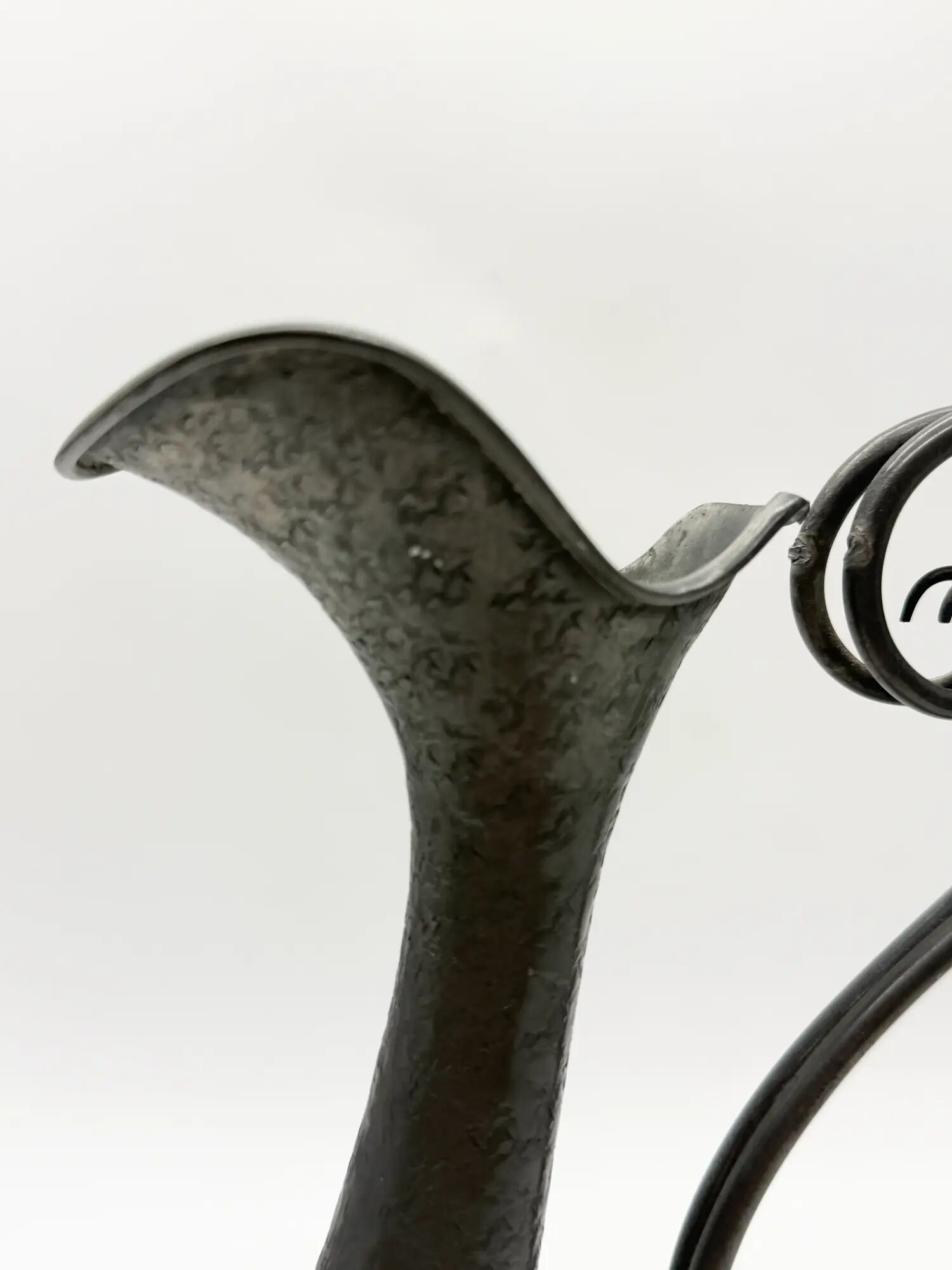 Hammered pewter jug – San Nazaro Peltro, Italy 1960s