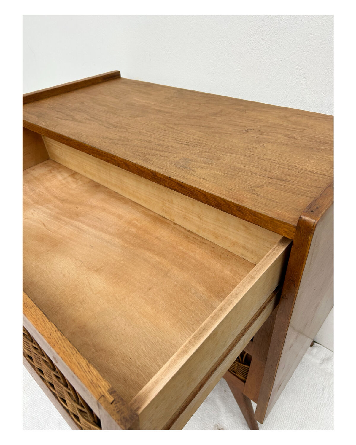Rattan and wood chest of drawers
