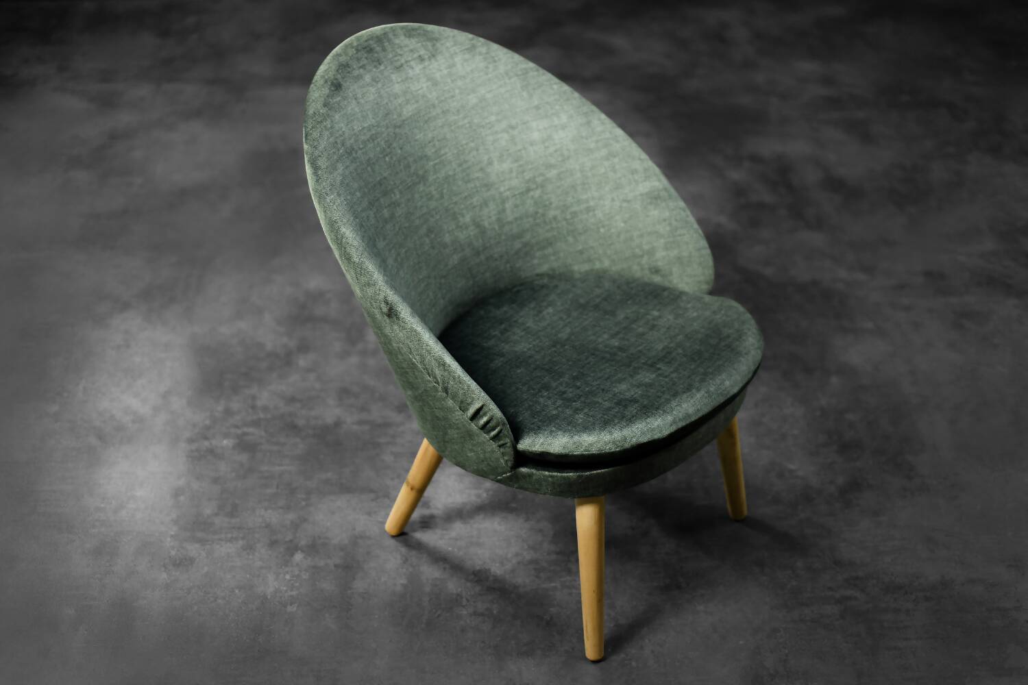 Danish armchair in beech and velvet by Ejvind A. Johansson for Godtfred H. Petersen, 1950-60.
