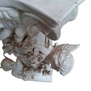 Elegante Colonna con Angeli in Ceramica – Stile Neo-Barocco (Anni '80)