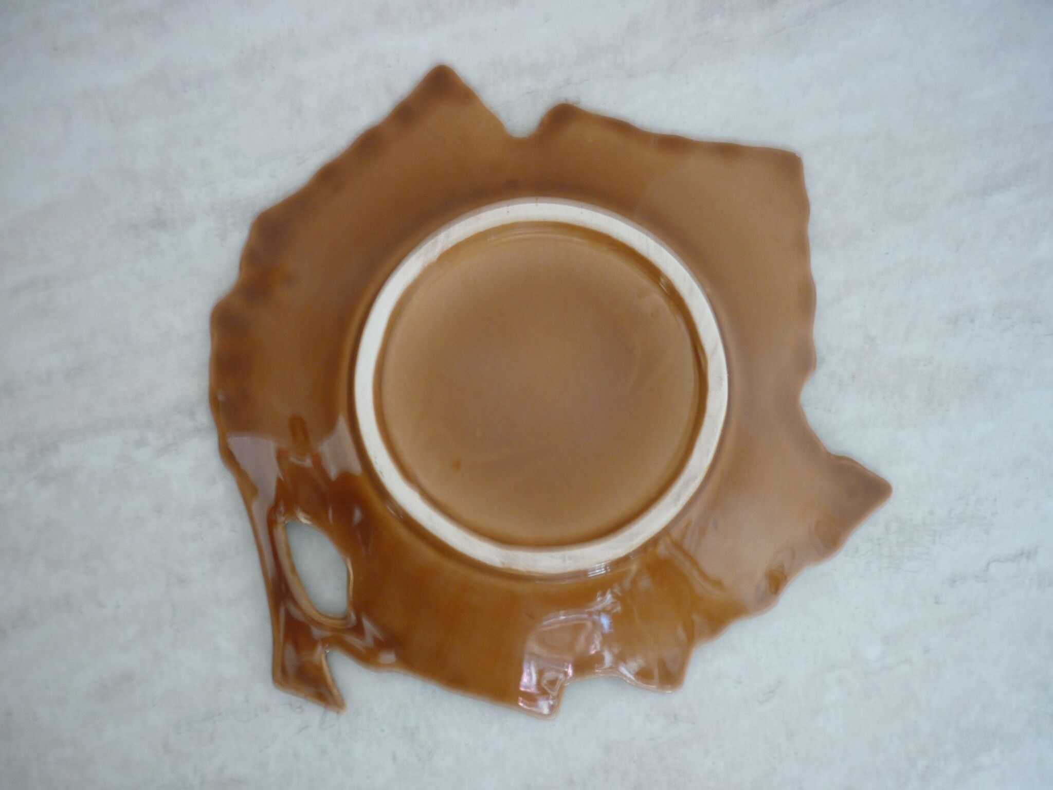 Empty pocket in ceramic