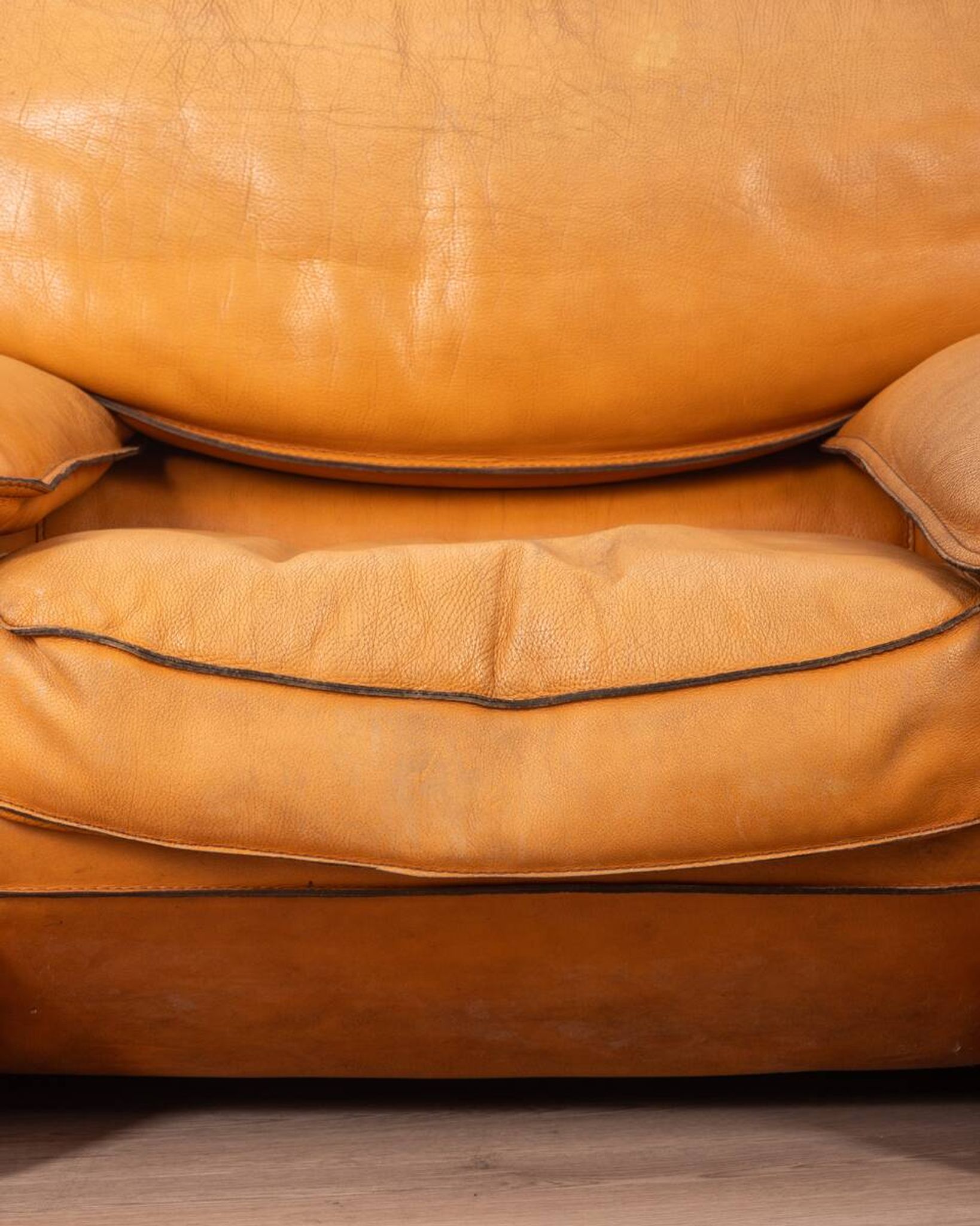 Pair of vintage 70's armchairs in beige leather design ferruccio brunati