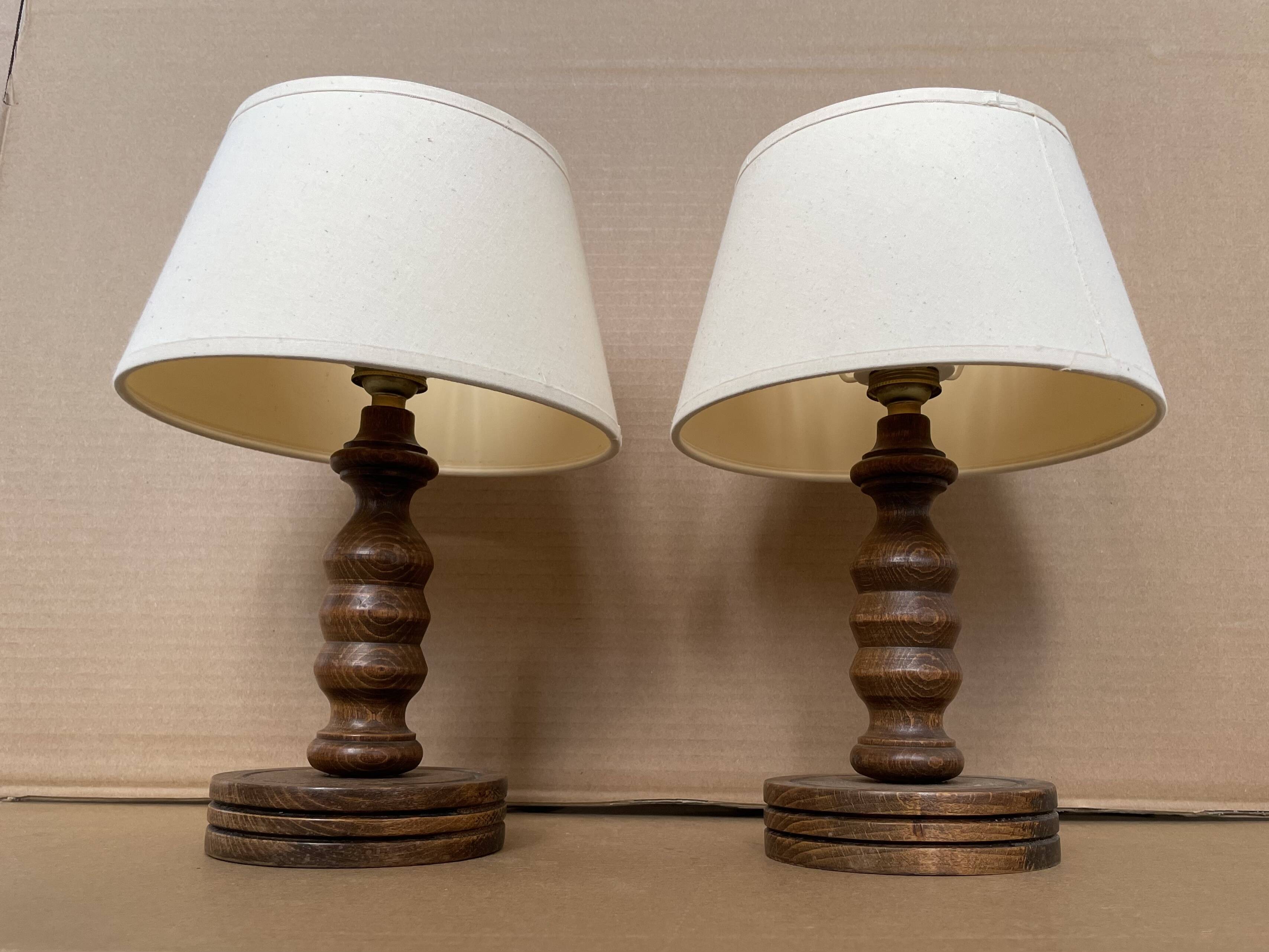 Lot de 2 lampes en bois anciennes