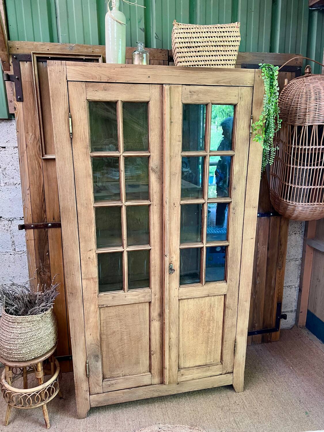 Vintage showcase