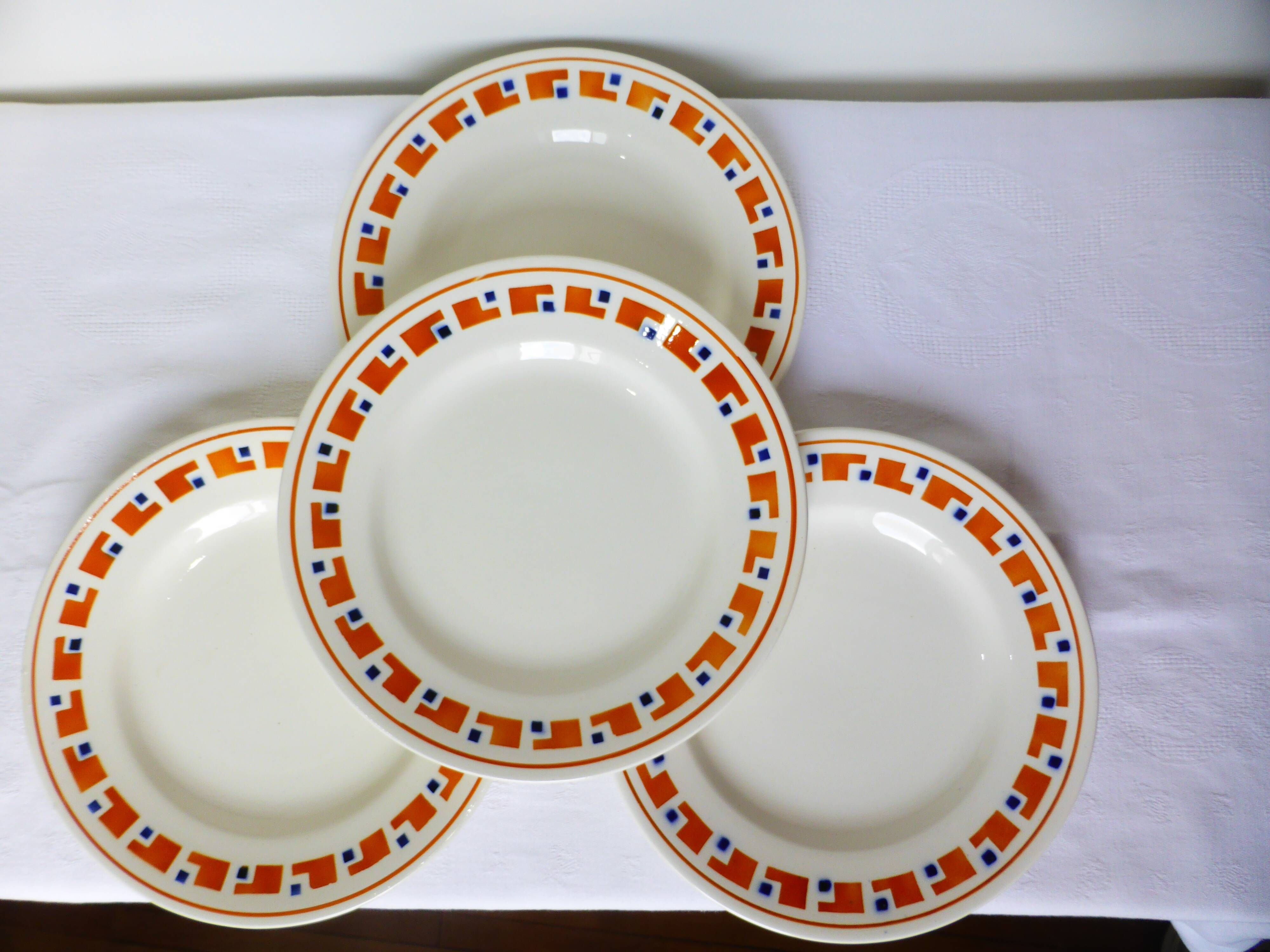 4 flat plates in iron earth of the Salins model Lucette 210831