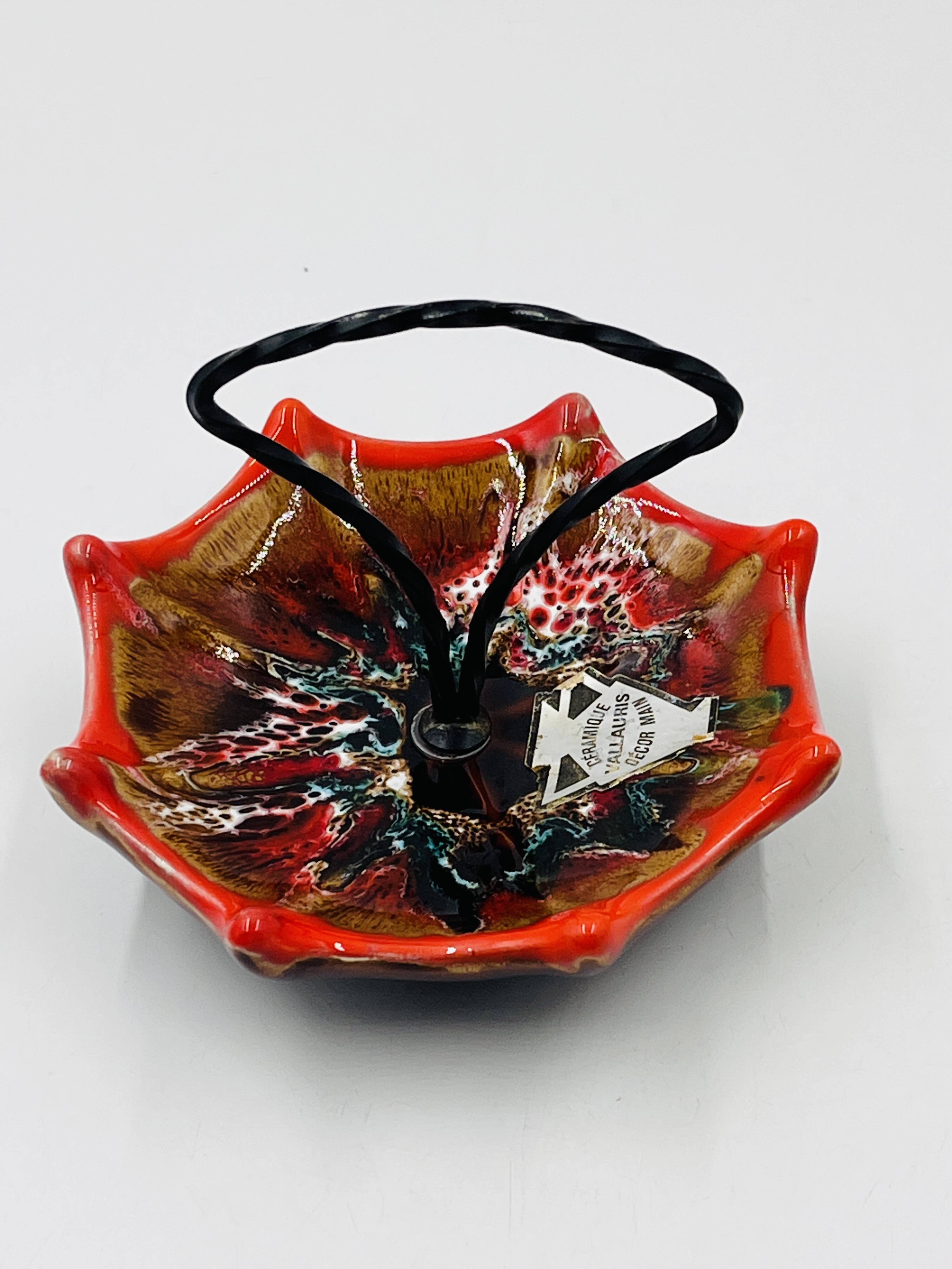 Vallauris aperitif umbrella server