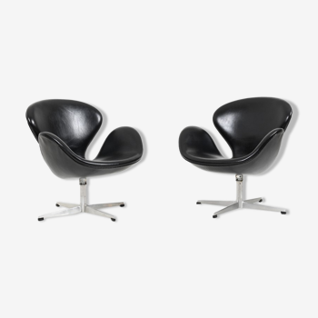 Pair of old Swan armchairs by Arne Jacobsen for Fritz Hansen 1963