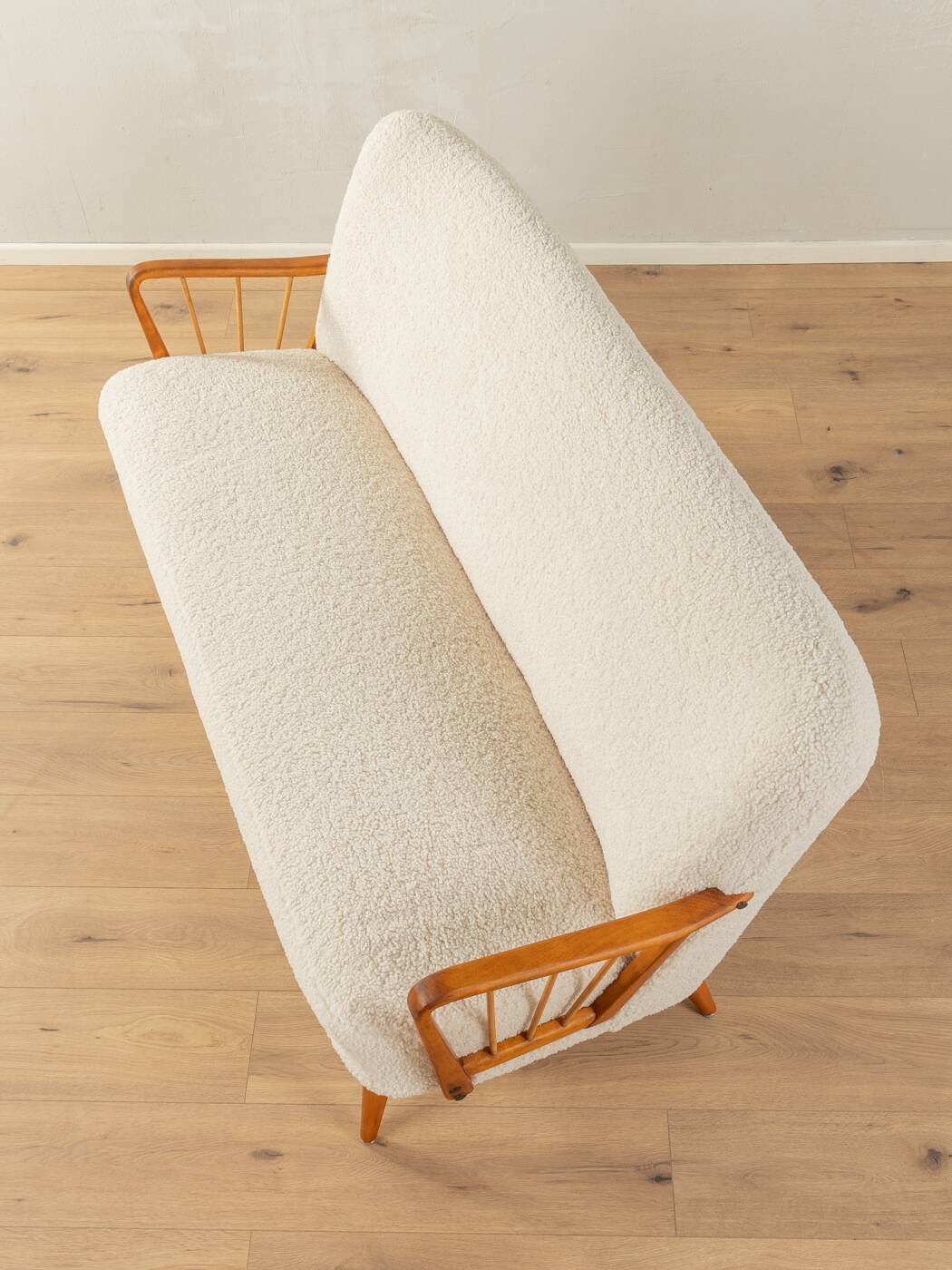 Enchanting cocktail sofa