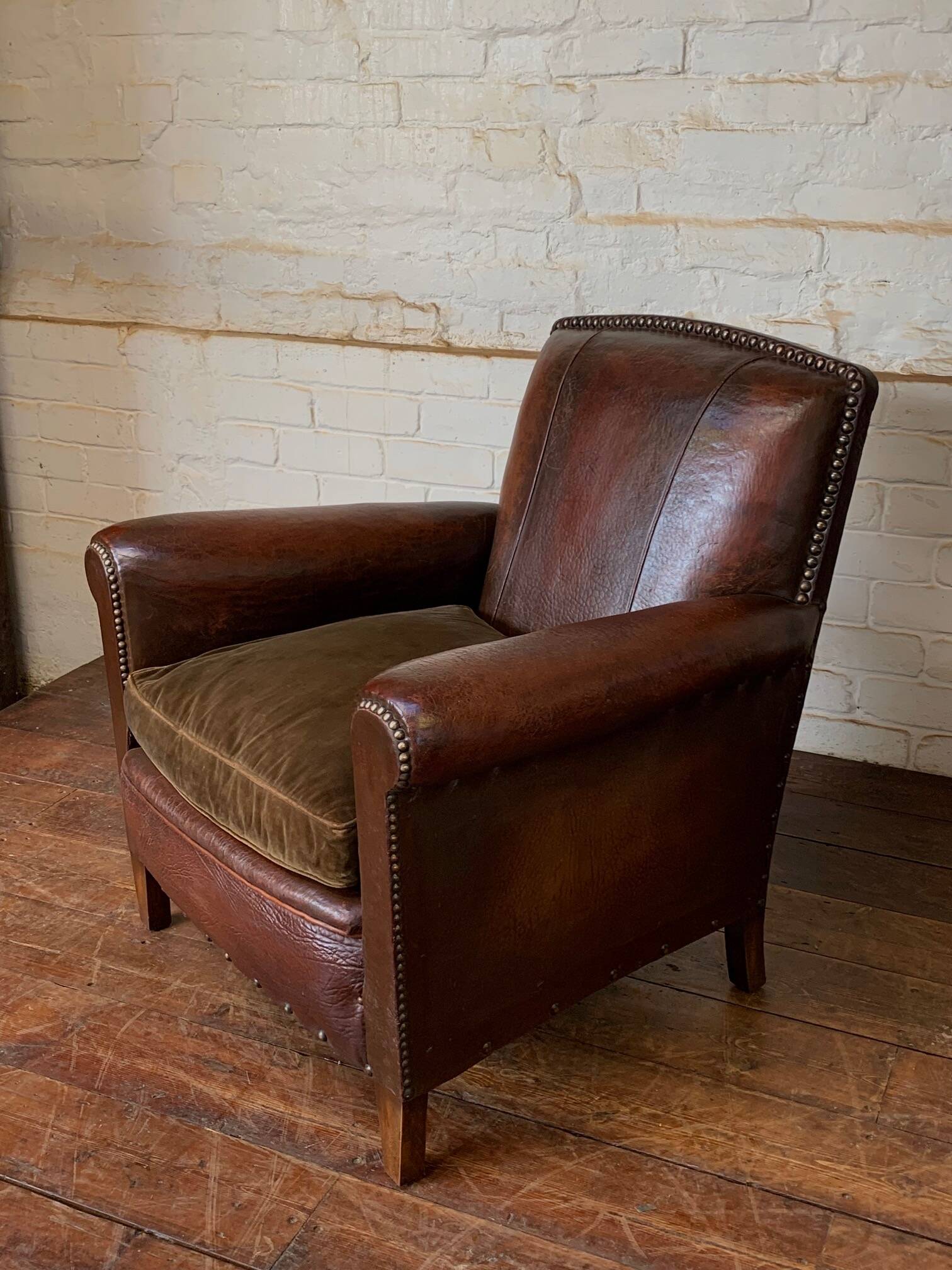 Fauteuil en cuir français, modèle Normandy, vers les années 1920