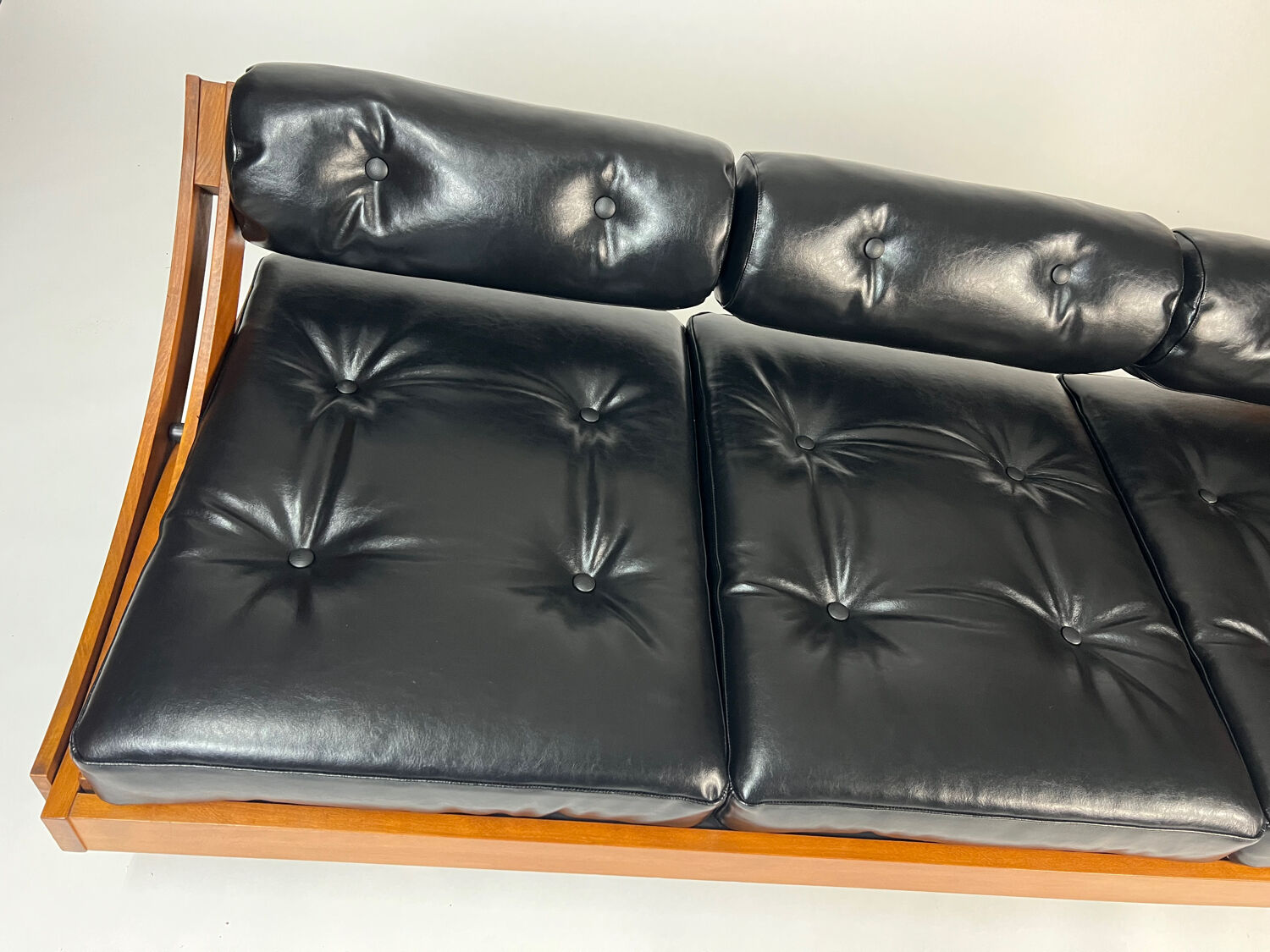 Vintage leather sofa daybed GS 195 by Gianni Songia for Sormani