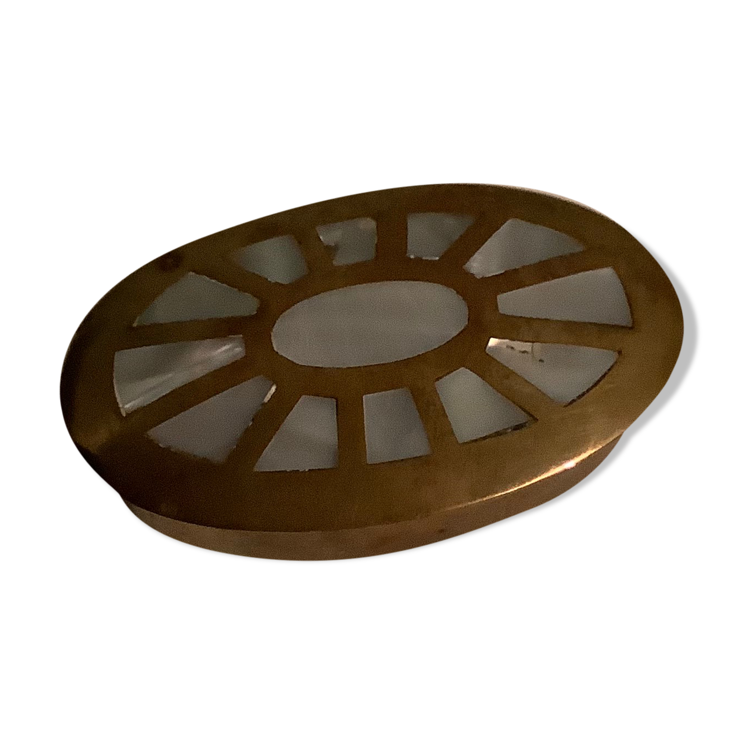 Box made of mother-of-pearl and brass