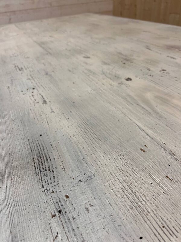 Table patinée que treteaux