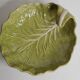 Dish in earthenware "chou leaf" Bordallo Pinheiro, 32 cm
