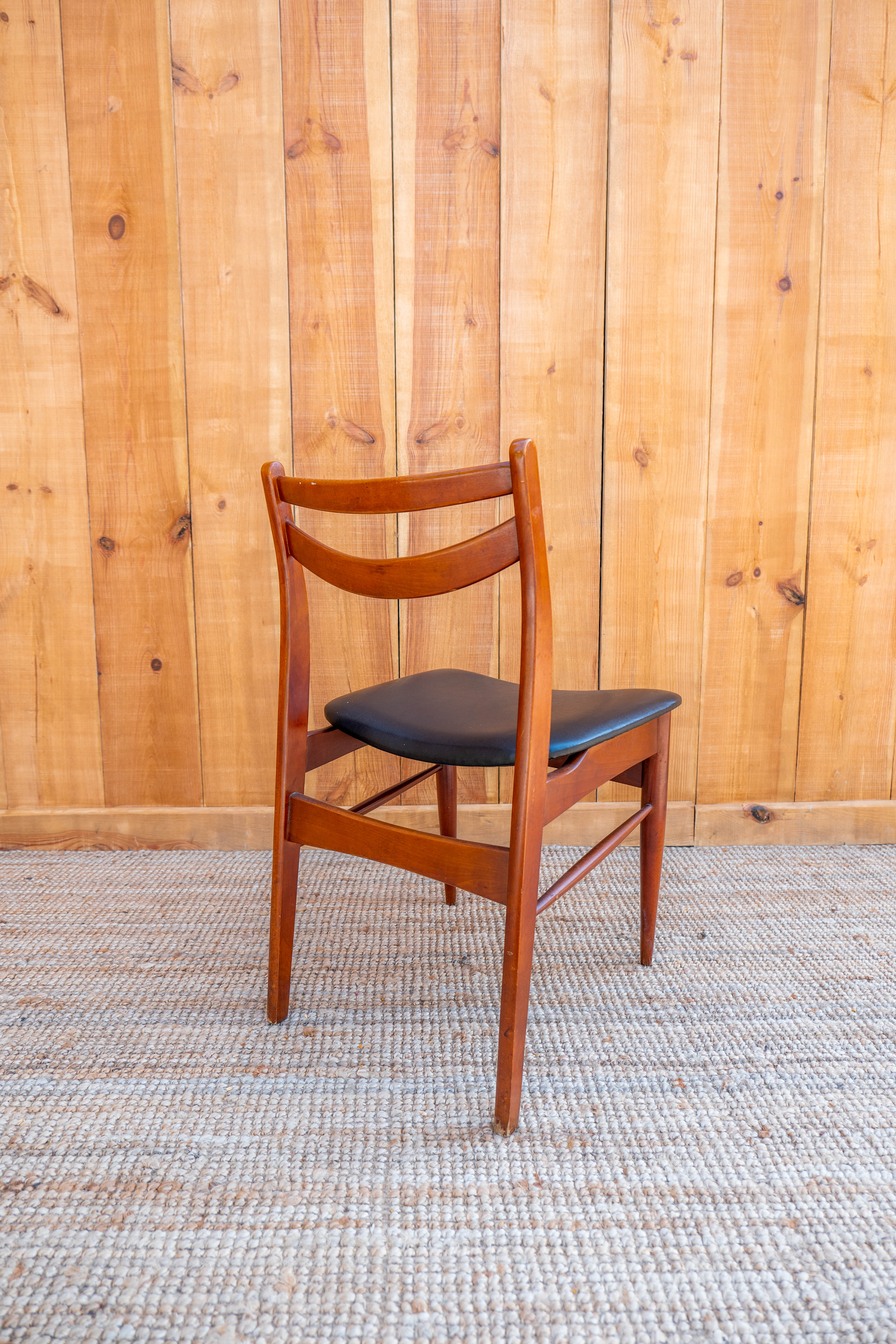 6 Scandinavian chairs