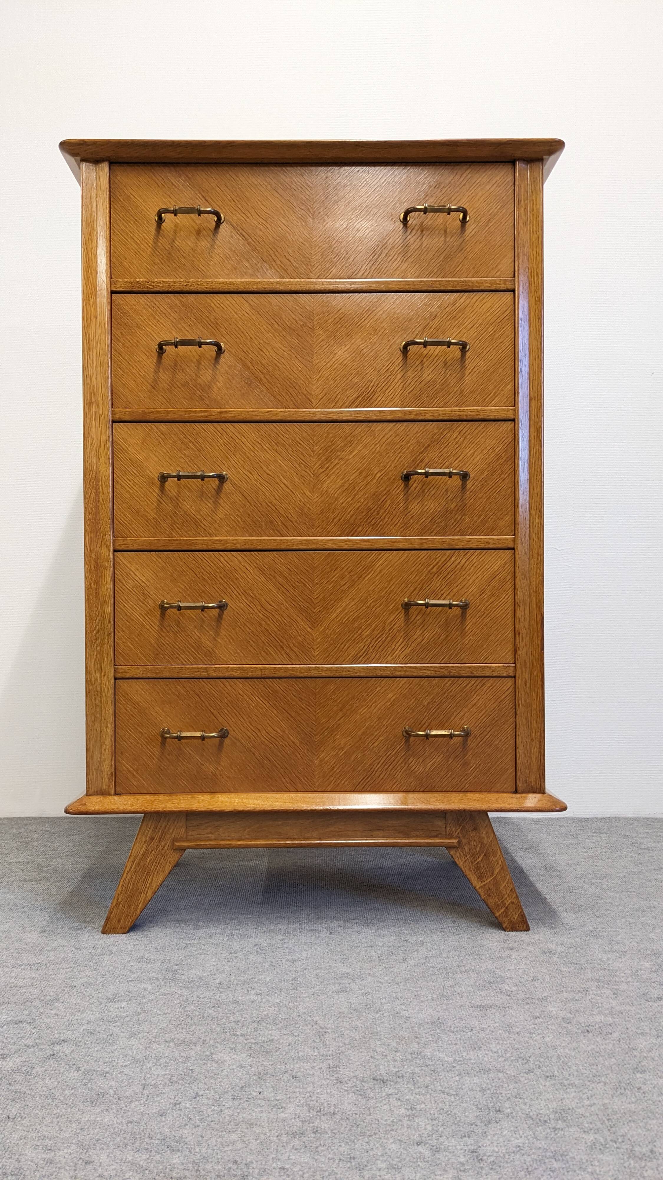 Commode, chiffonnier 5 tiroirs en chêne blond, France vers 1950