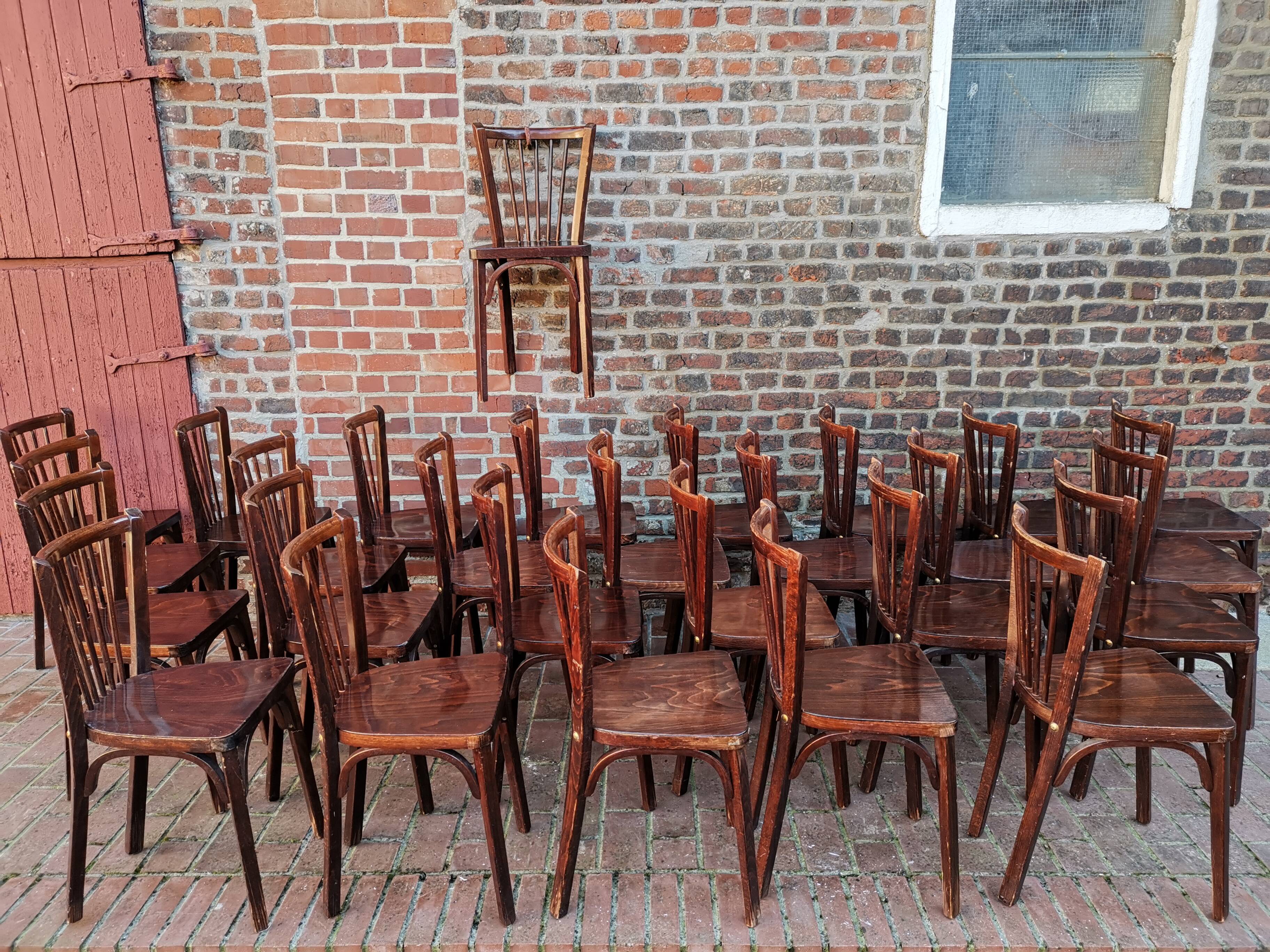 Lot de chaises Baumann N°12