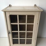 Medicine wardrobe glazed braces