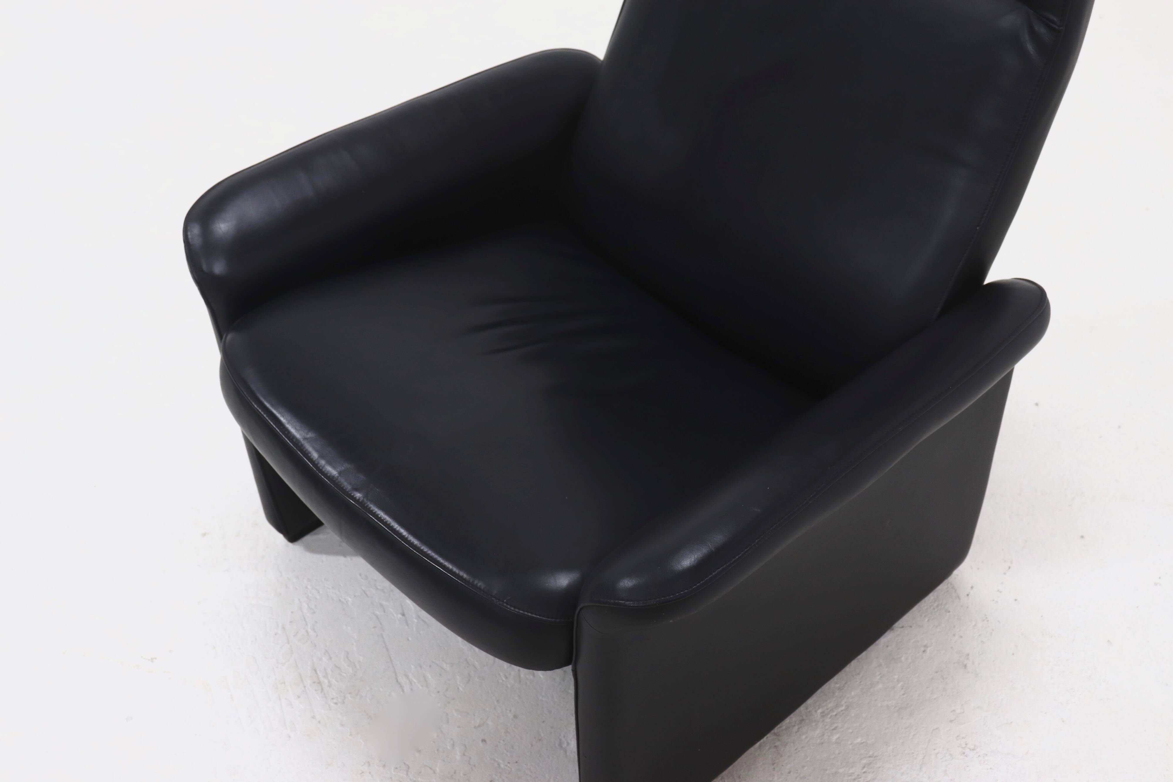 DS50 black leather lounge chair by De Sede Switzerland 1980s